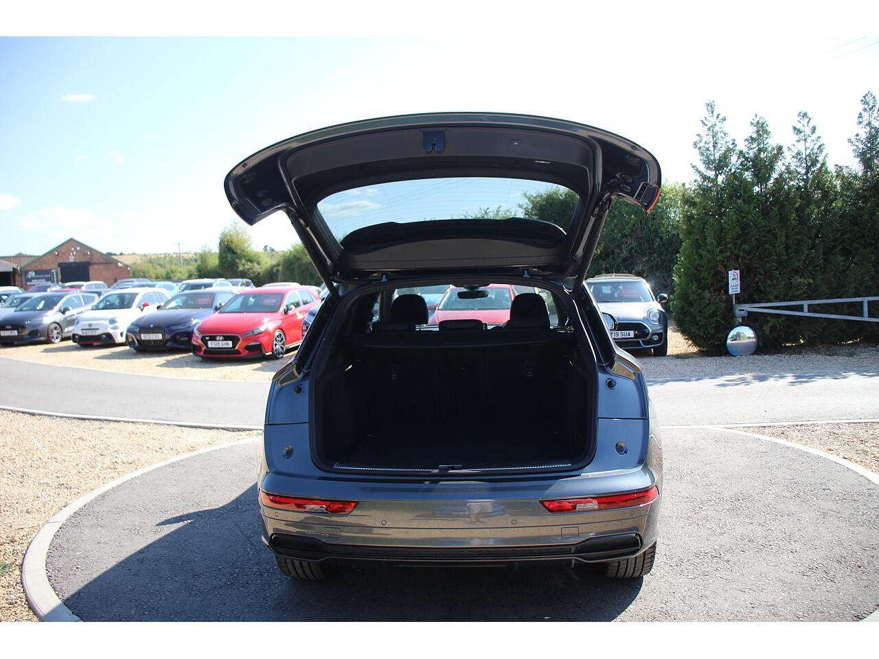 Audi Q5 view 36