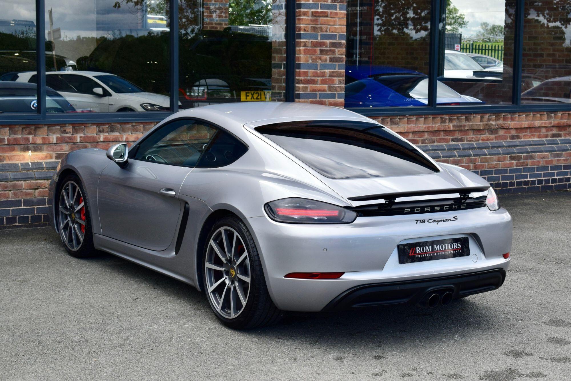 Porsche Cayman view 46