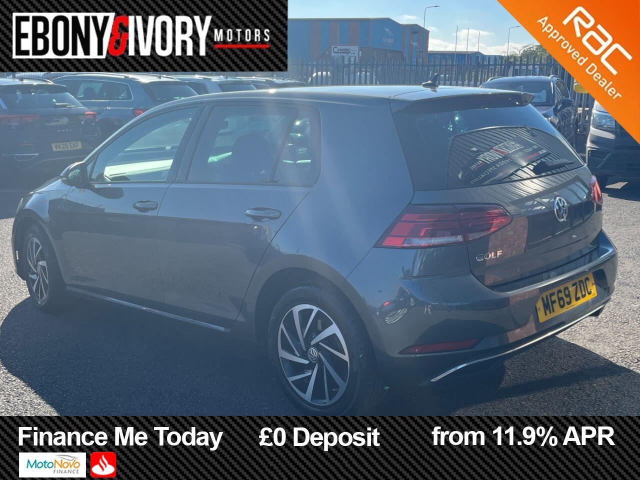 Volkswagen Golf view 3