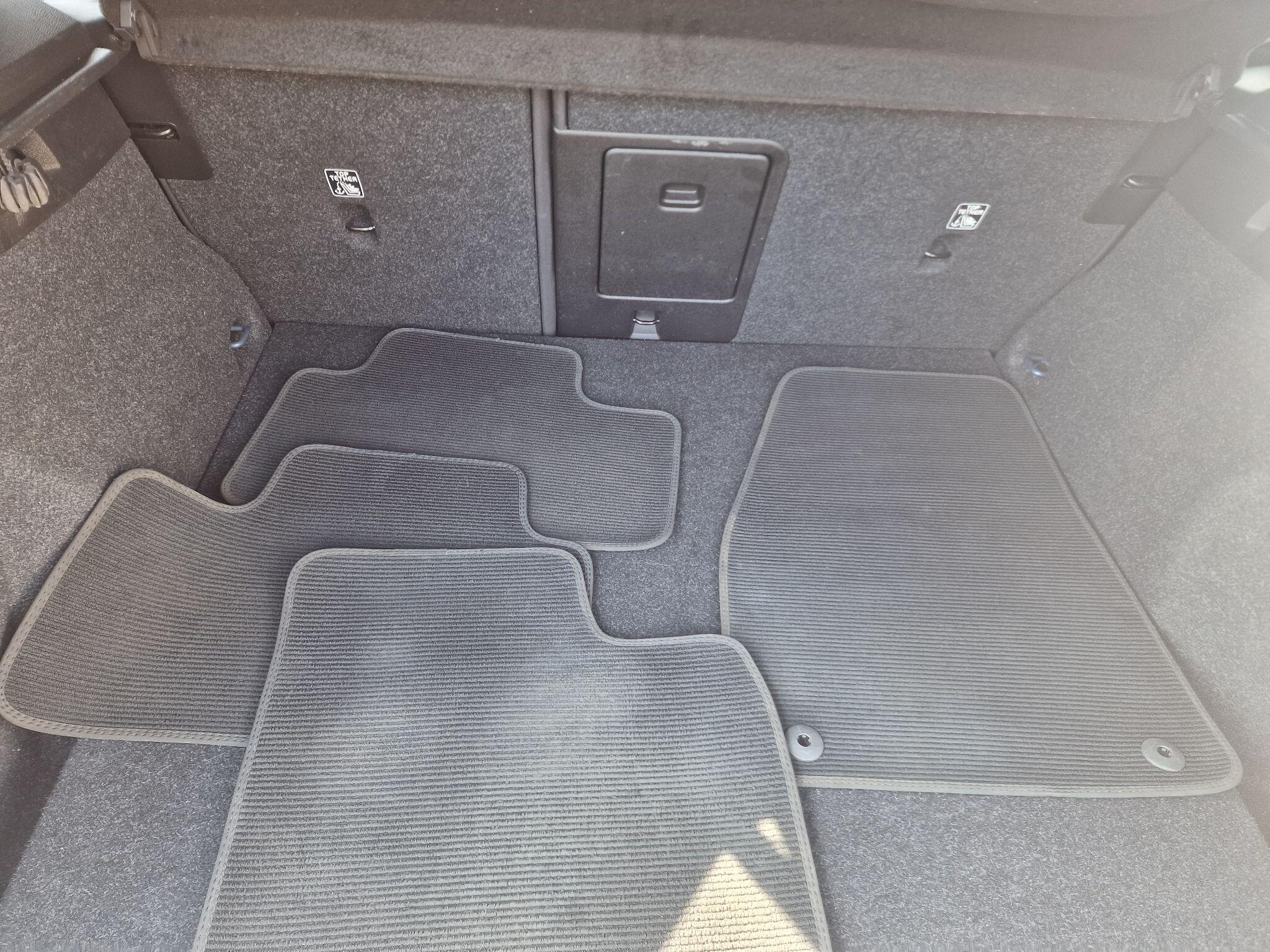 Volvo XC40 view 52