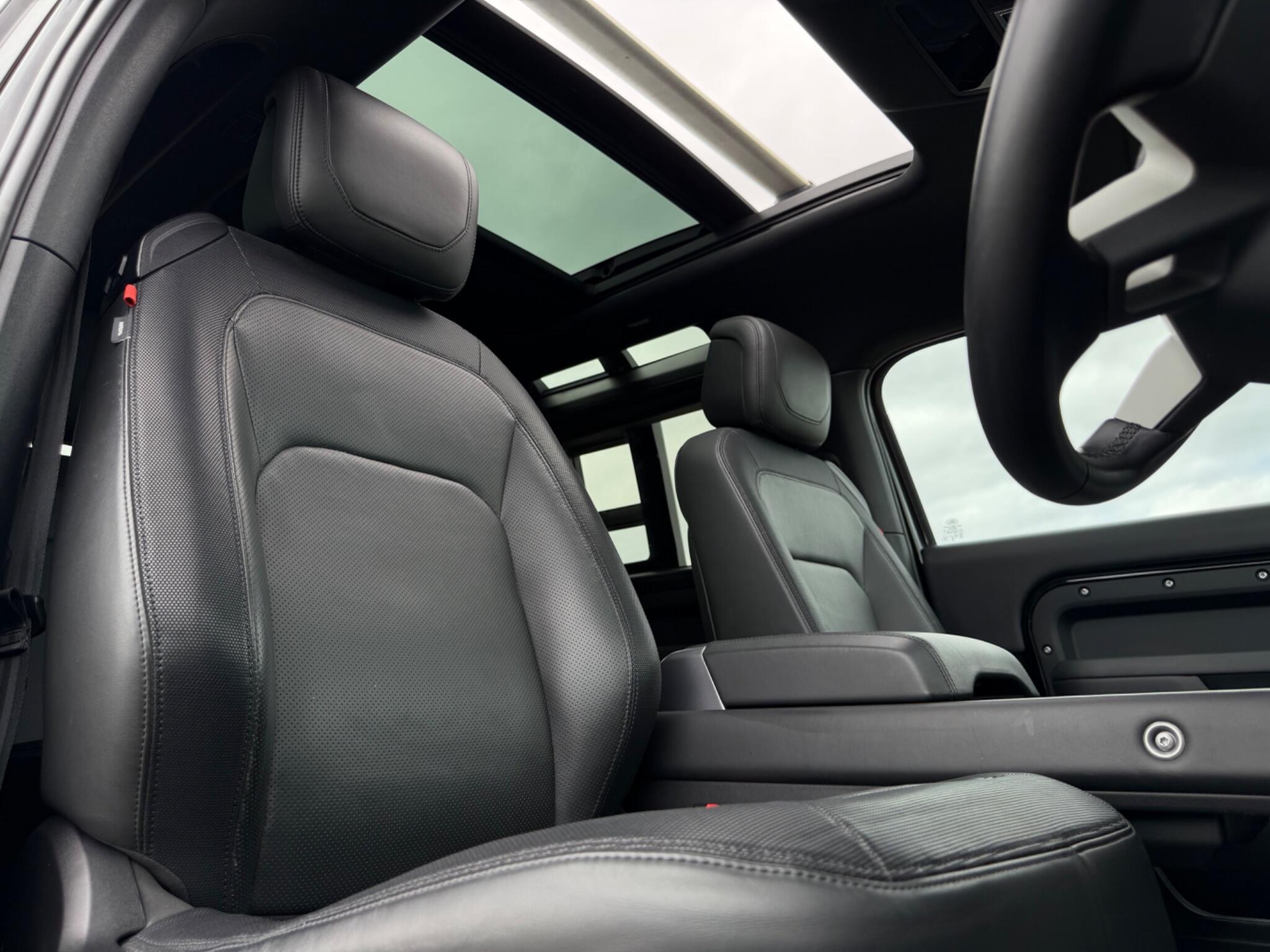 Land Rover Defender view 62