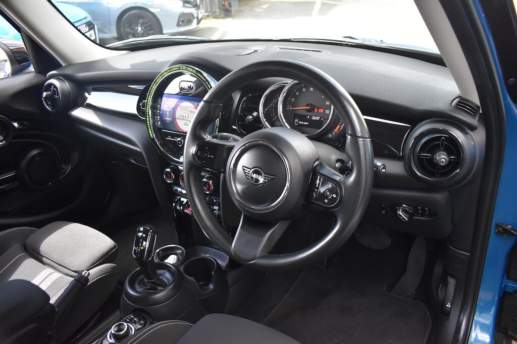 Mini Cooper view 10