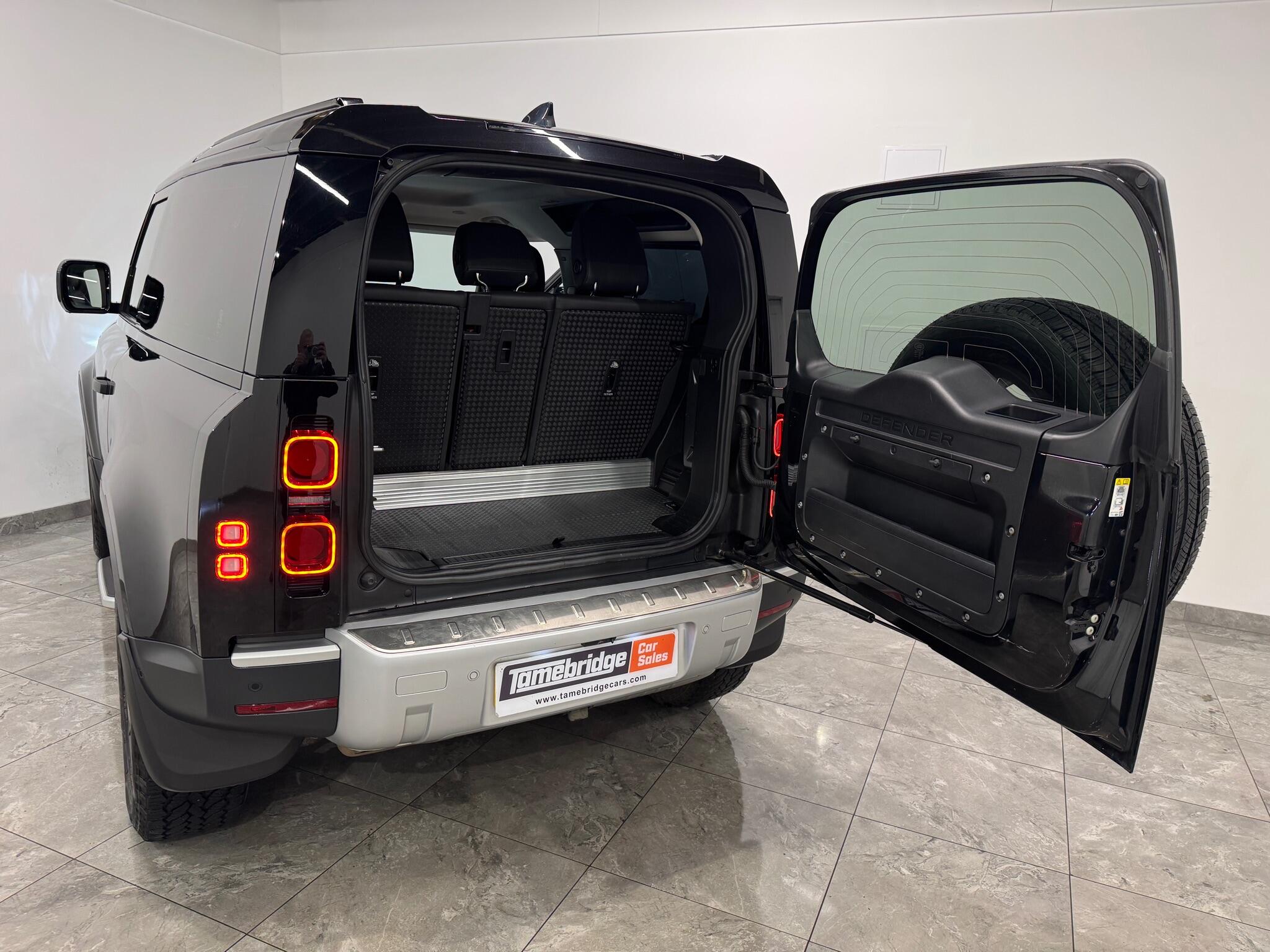 Land Rover Defender view 16