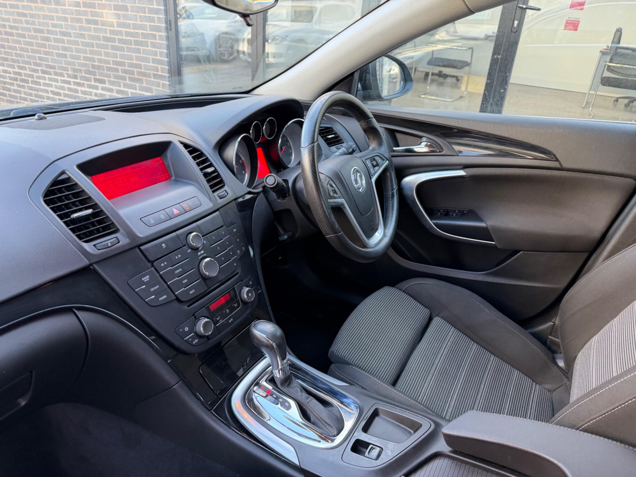 Vauxhall Insignia view 11