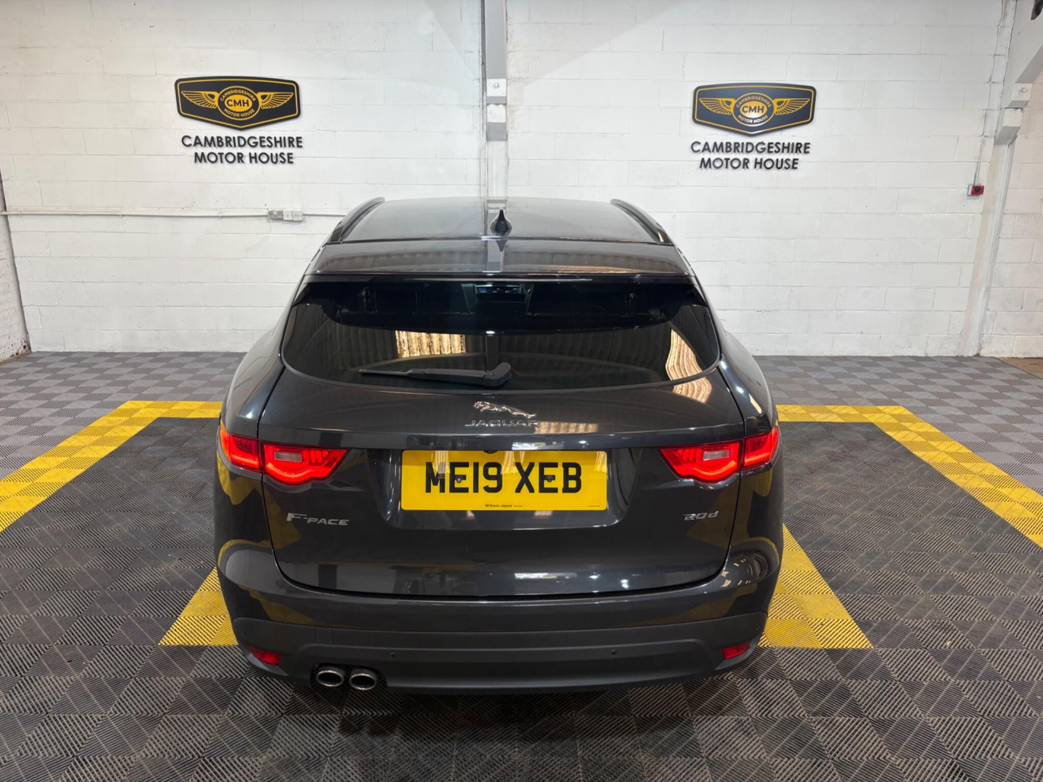 Jaguar F-Pace view 11