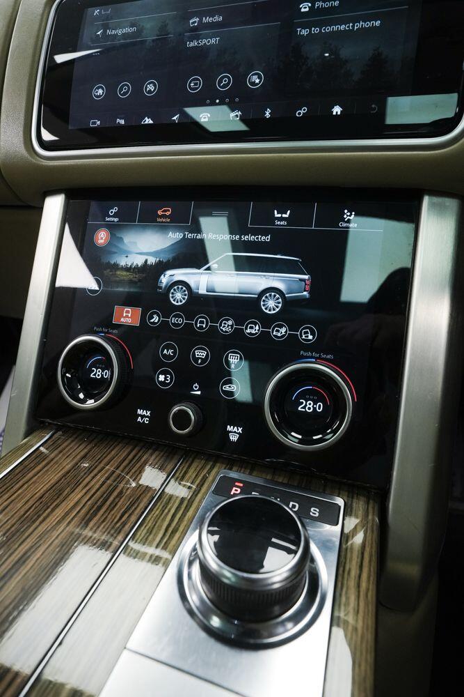 Land Rover Range Rover view 23