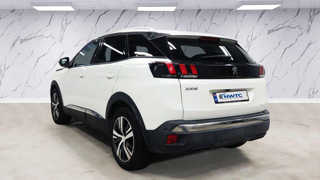 Peugeot 3008 view 6