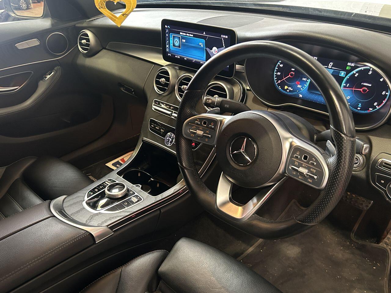 Mercedes-Benz C Class view 32