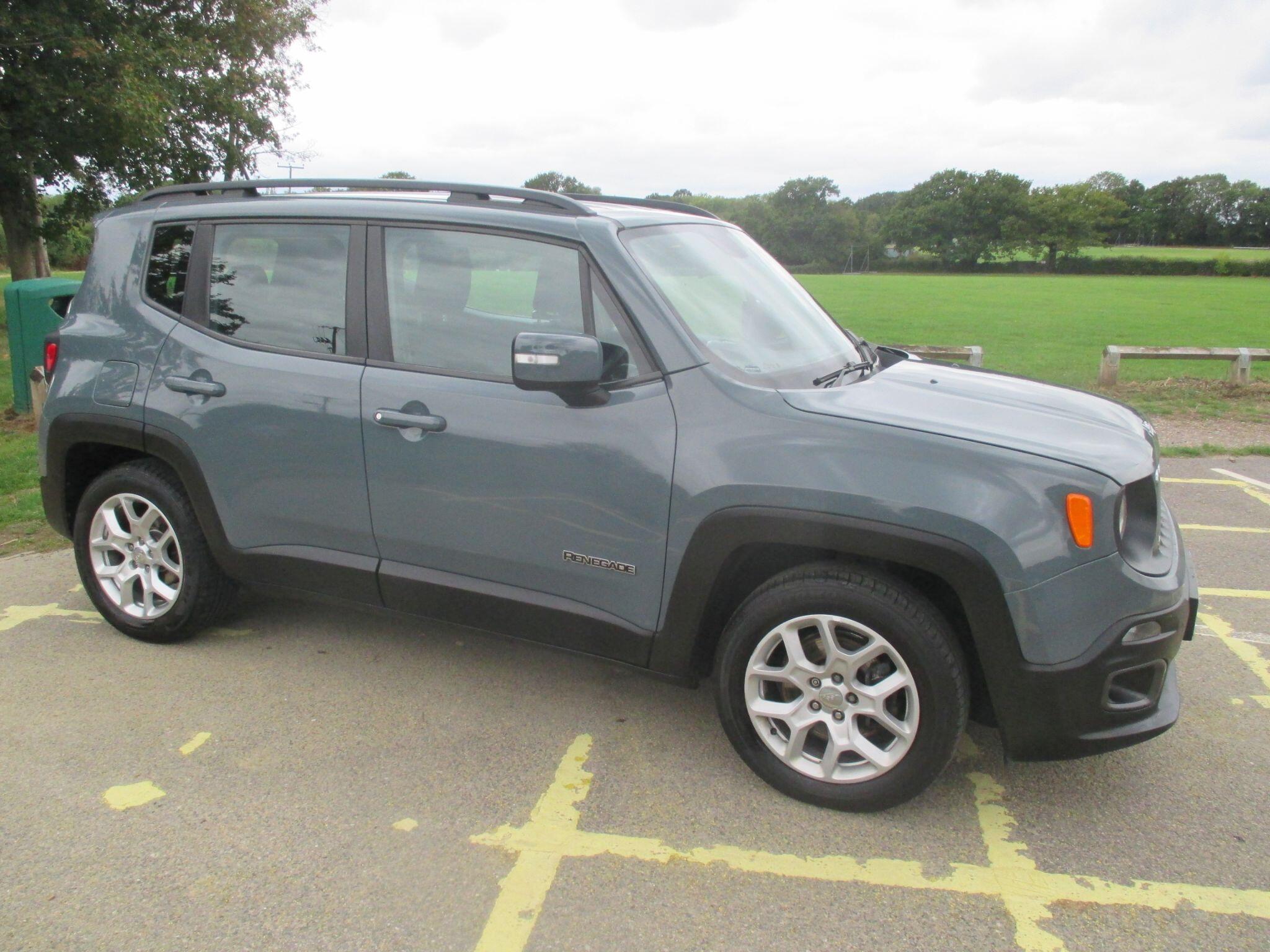 Jeep Renegade view 8