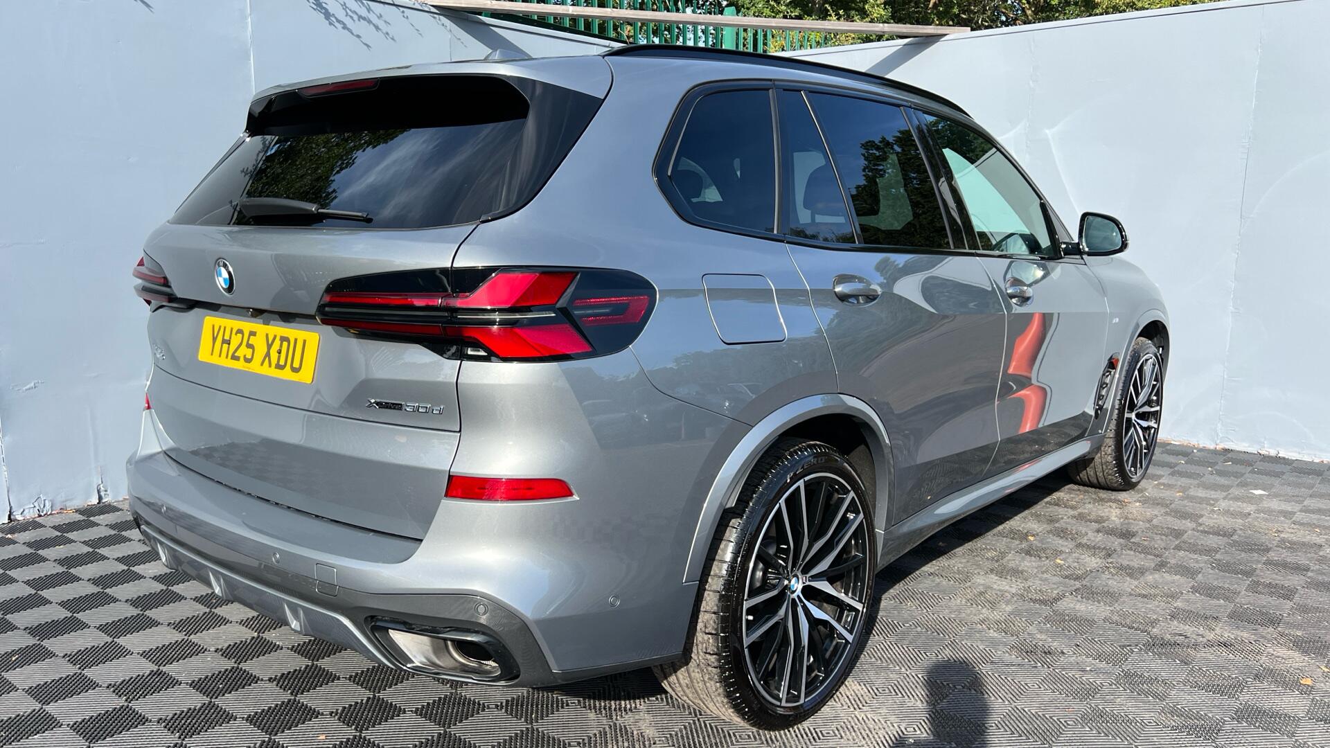BMW X5 view 27