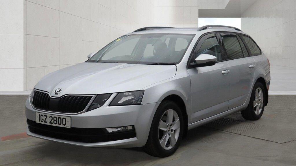 Skoda Octavia view 4