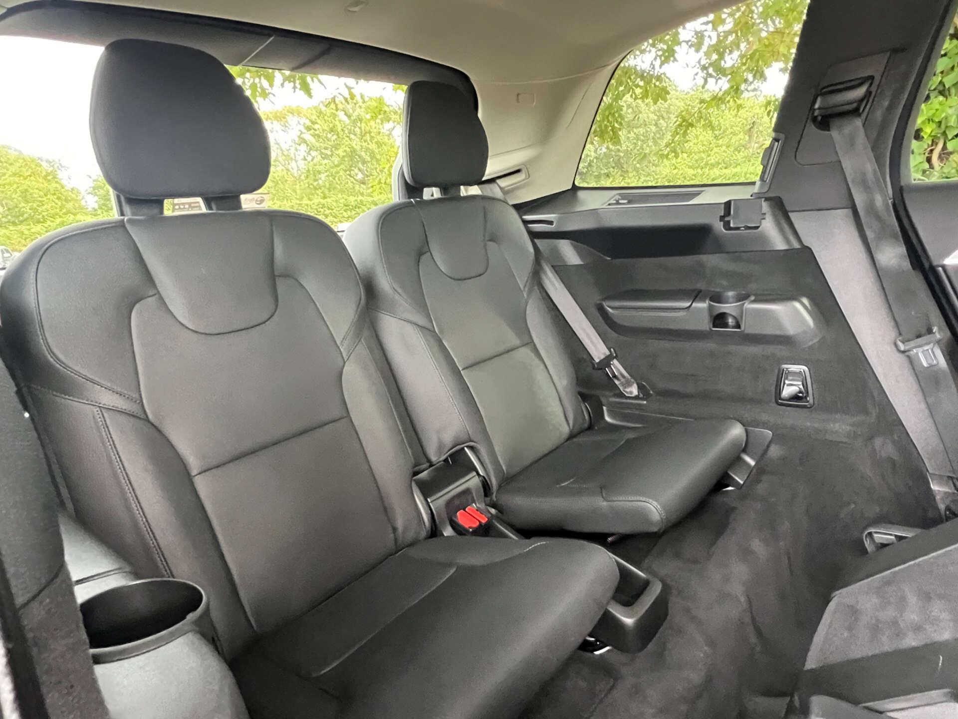 Volvo XC90 view 36