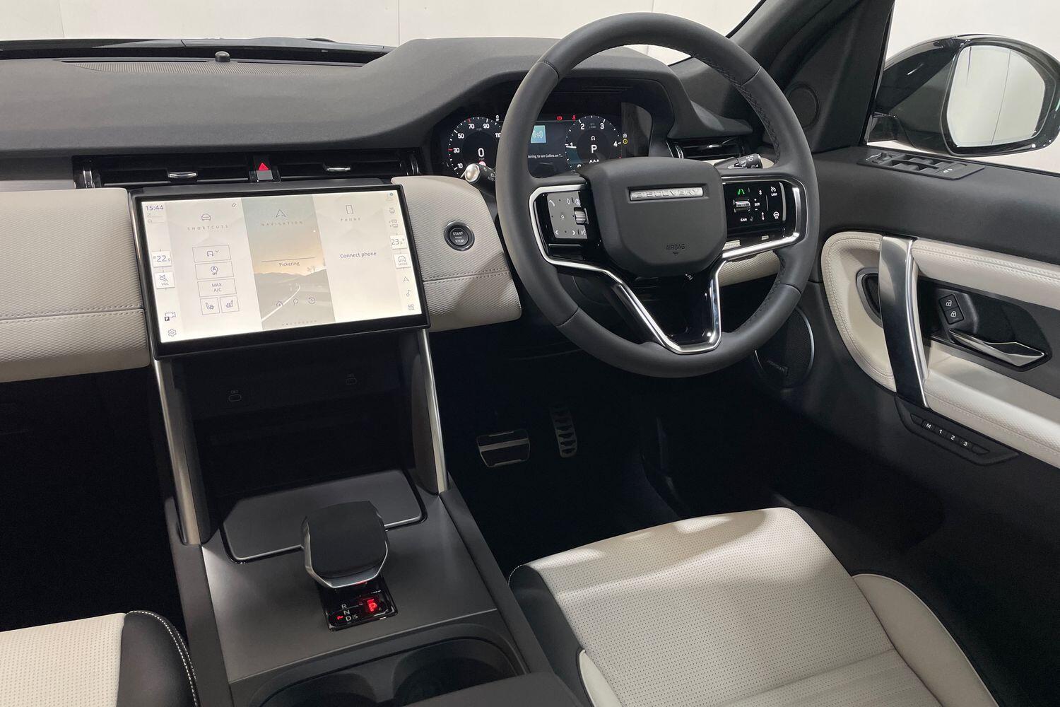 Land Rover Discovery Sport view 28