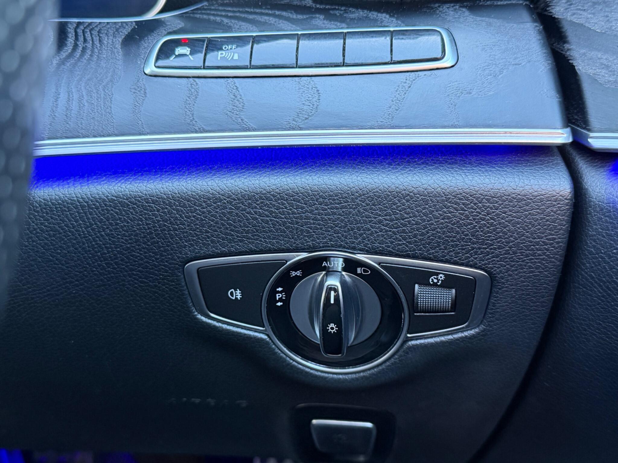 Mercedes-Benz E-Class view 47
