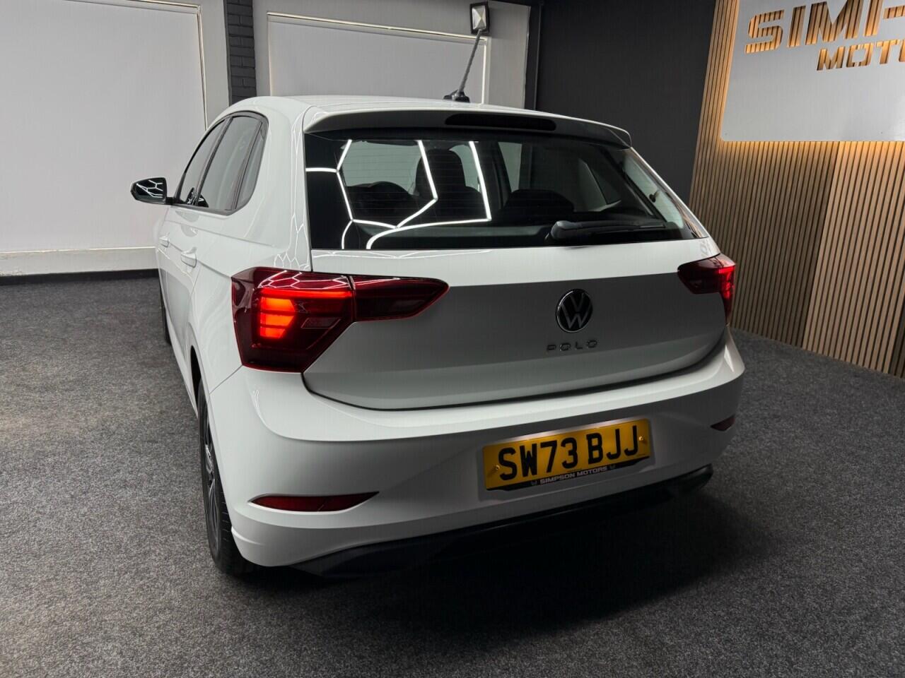 Volkswagen Polo view 8