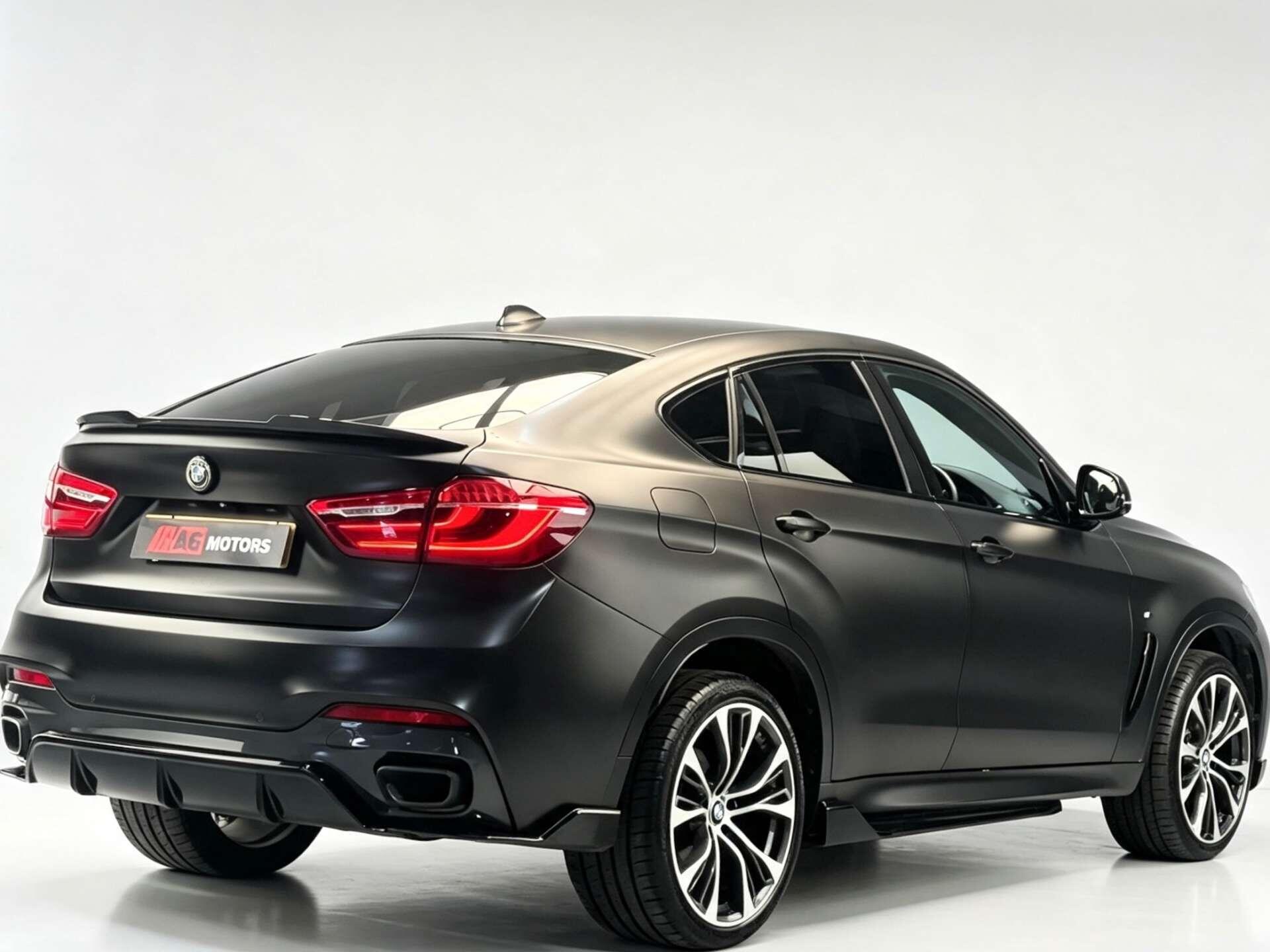 BMW X6 view 11