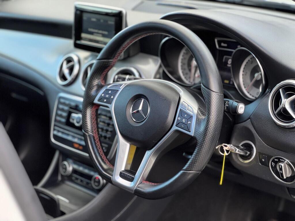 Mercedes-Benz Gla view 14