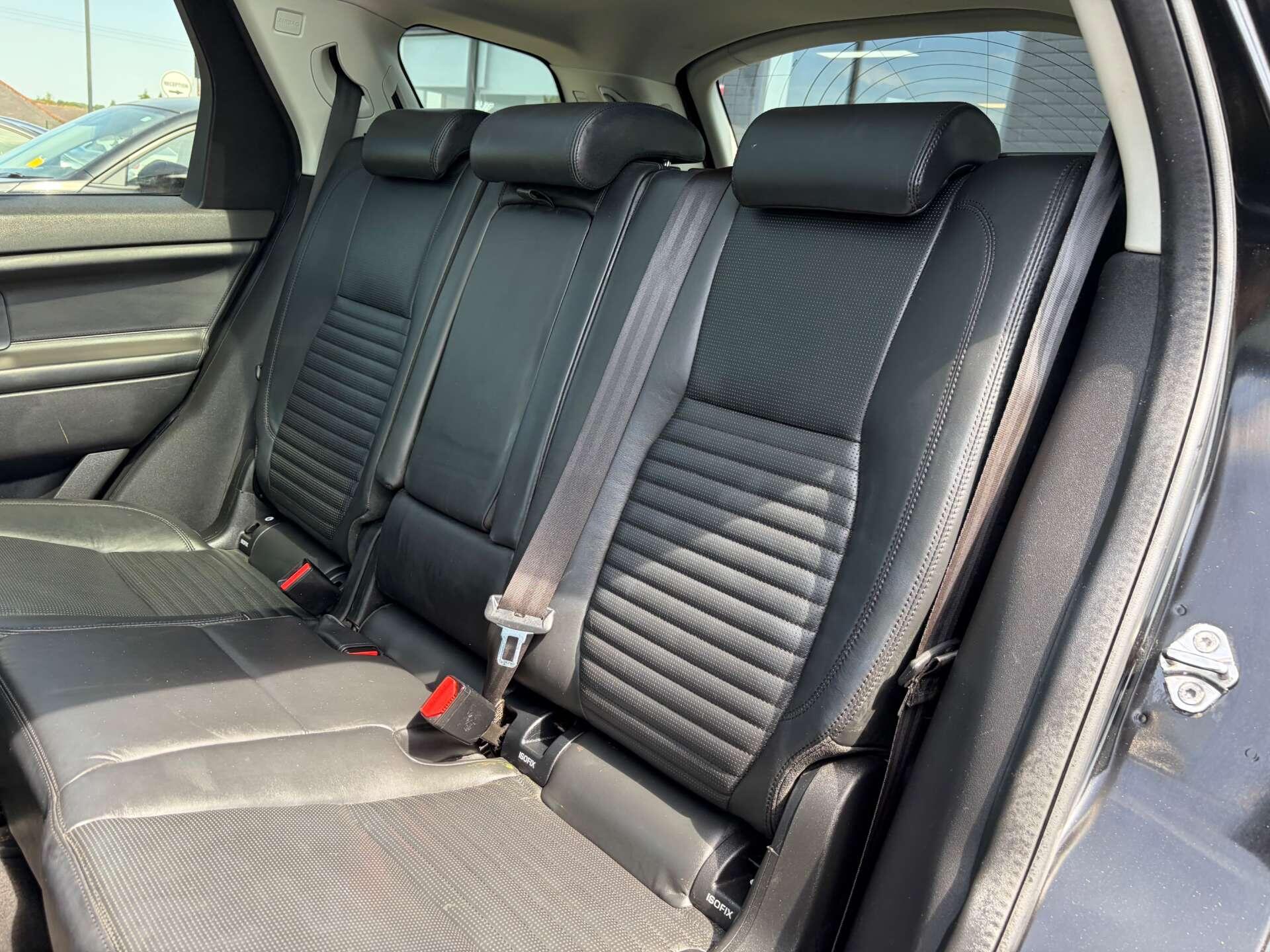 Land Rover Discovery Sport view 23