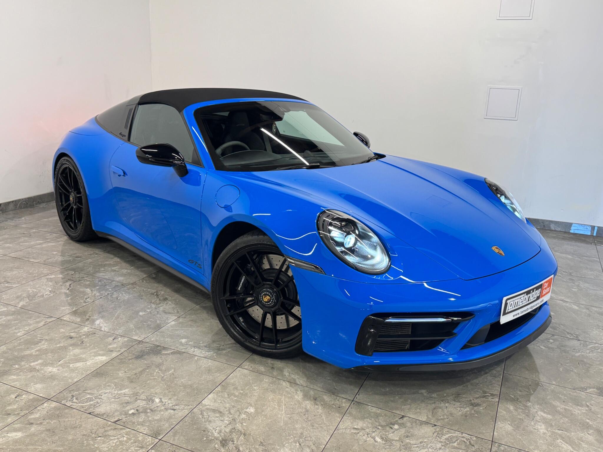 Porsche 911 view 5