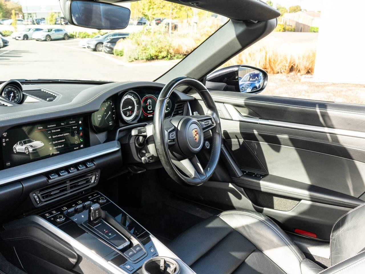 Porsche 911 view 27