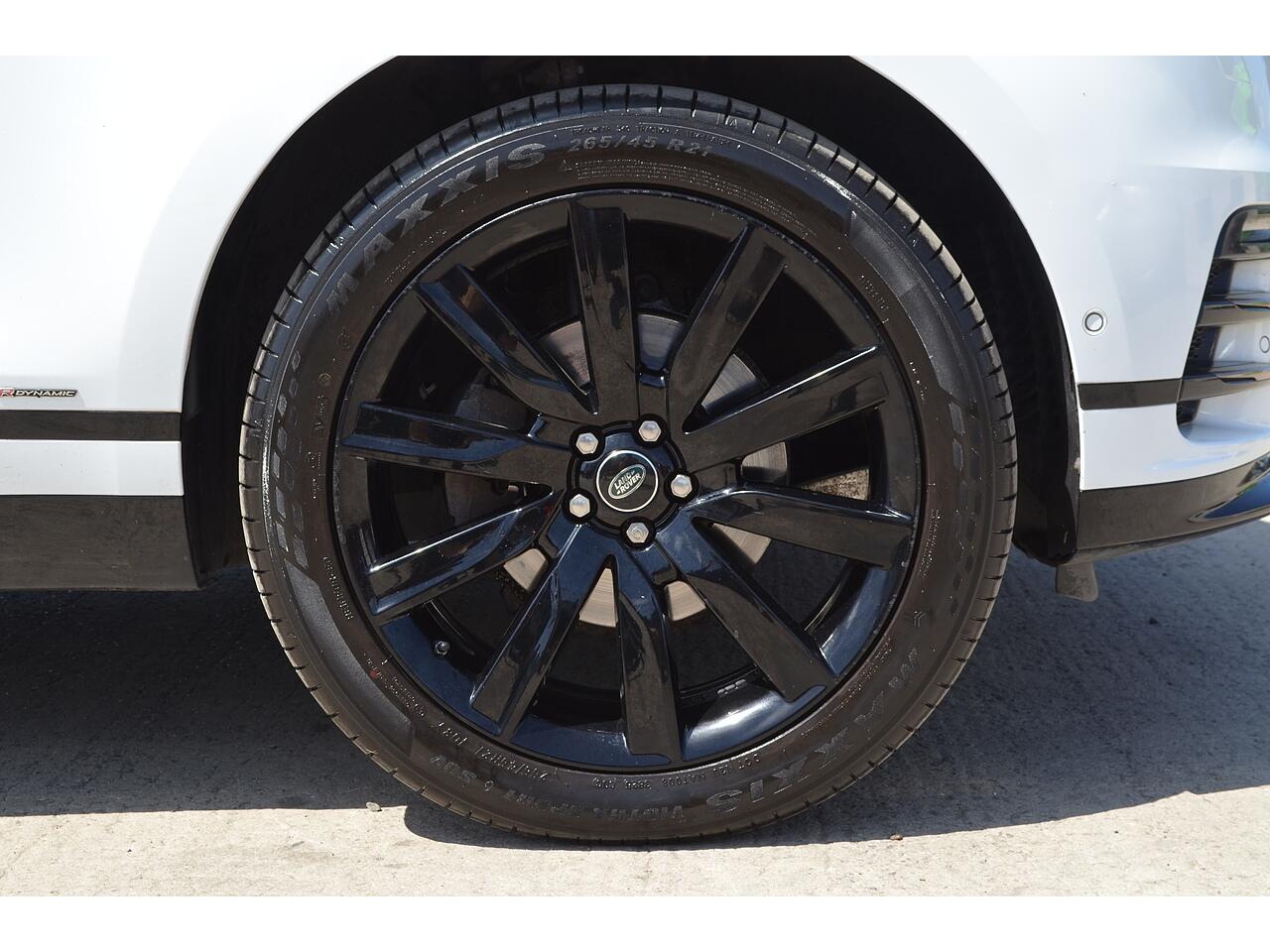 Land Rover Range Rover Velar view 35