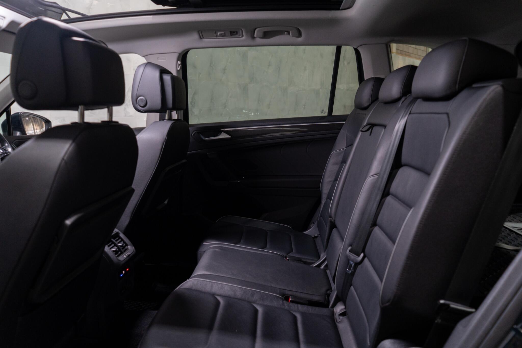 Volkswagen Tiguan Allspace view 18