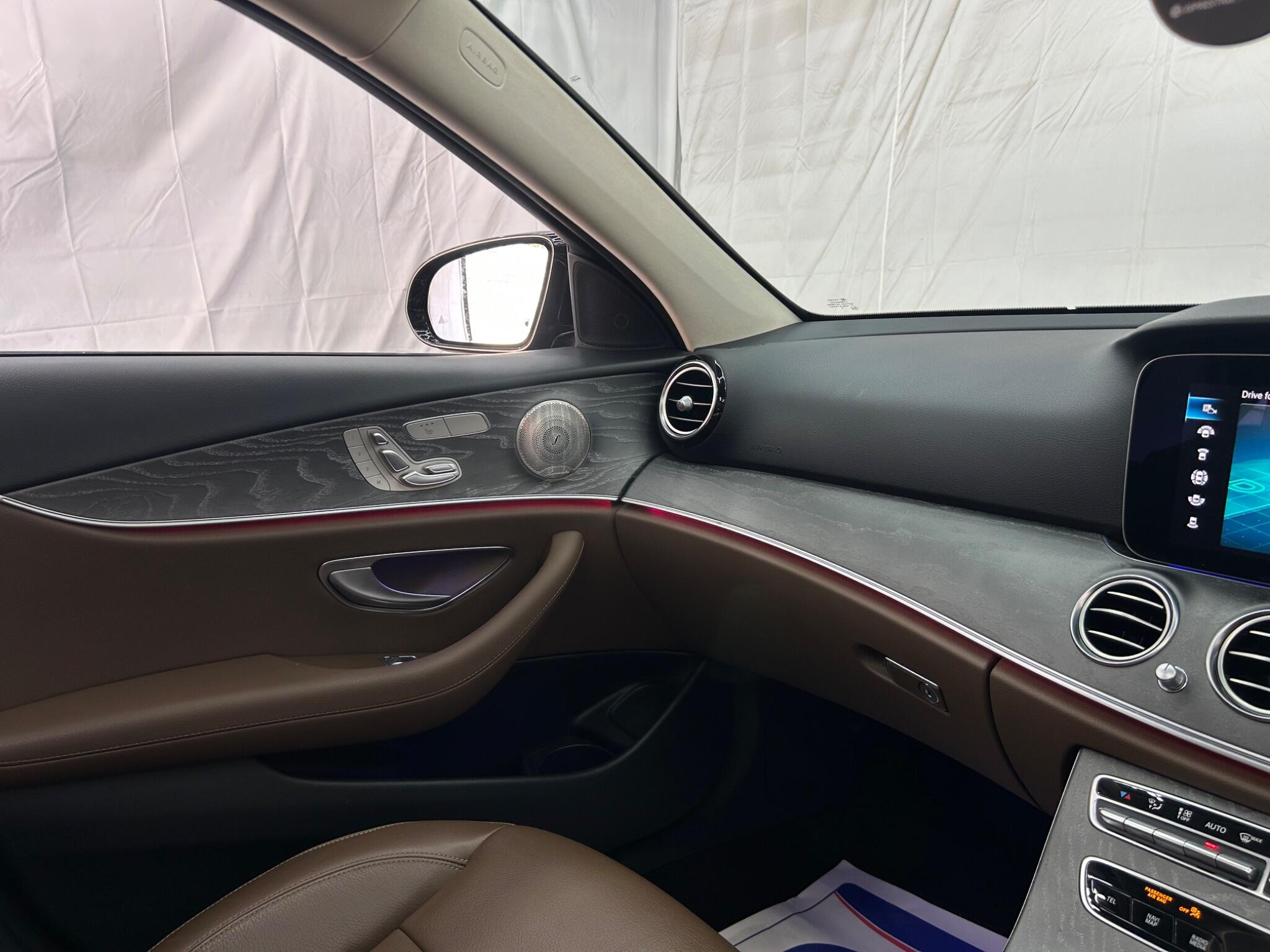 Mercedes-Benz E Class view 9