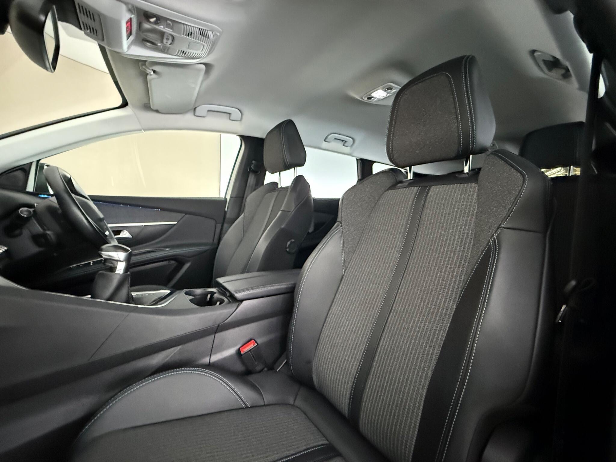 Peugeot 5008 view 34