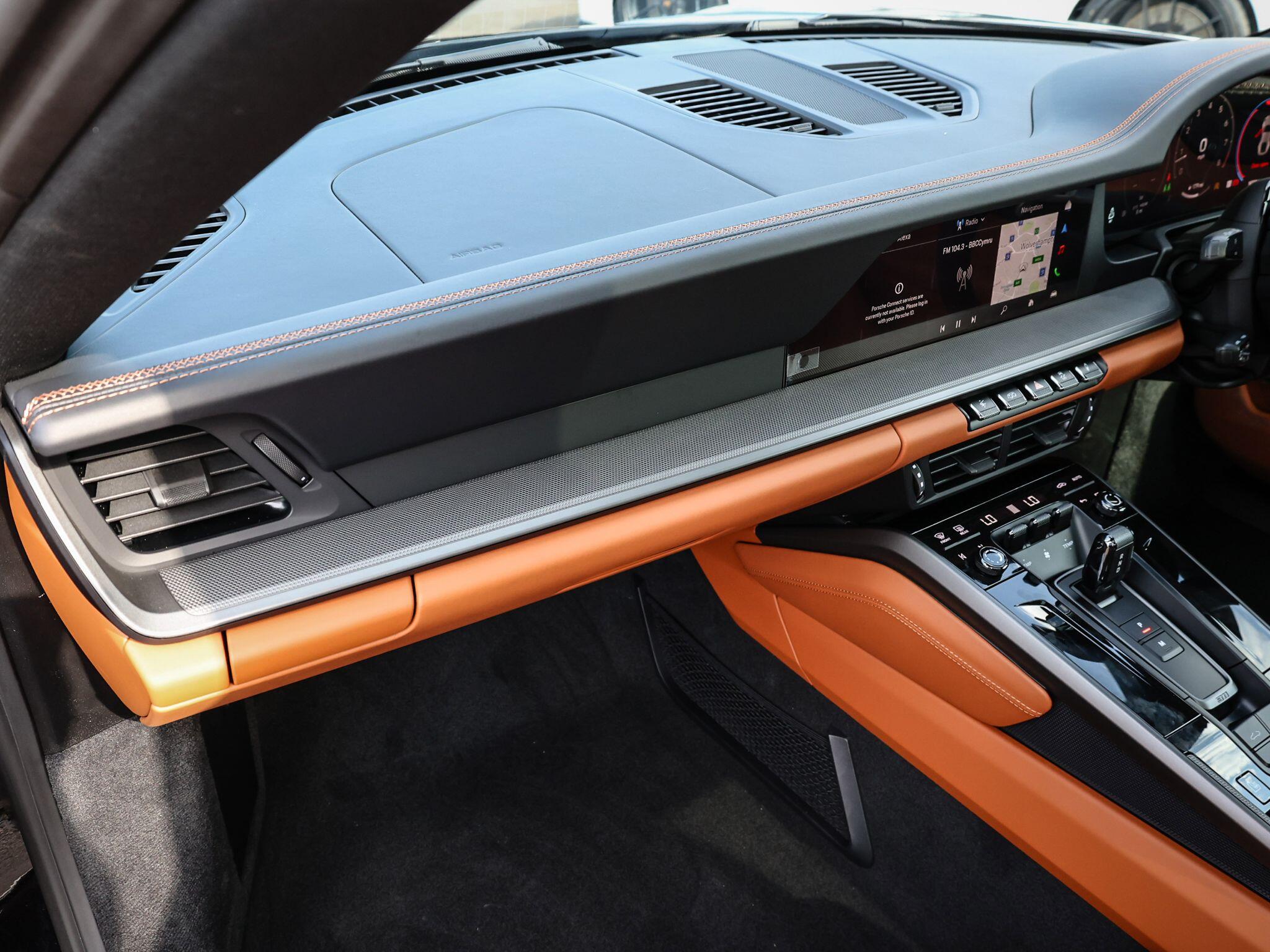 Porsche 911 view 28