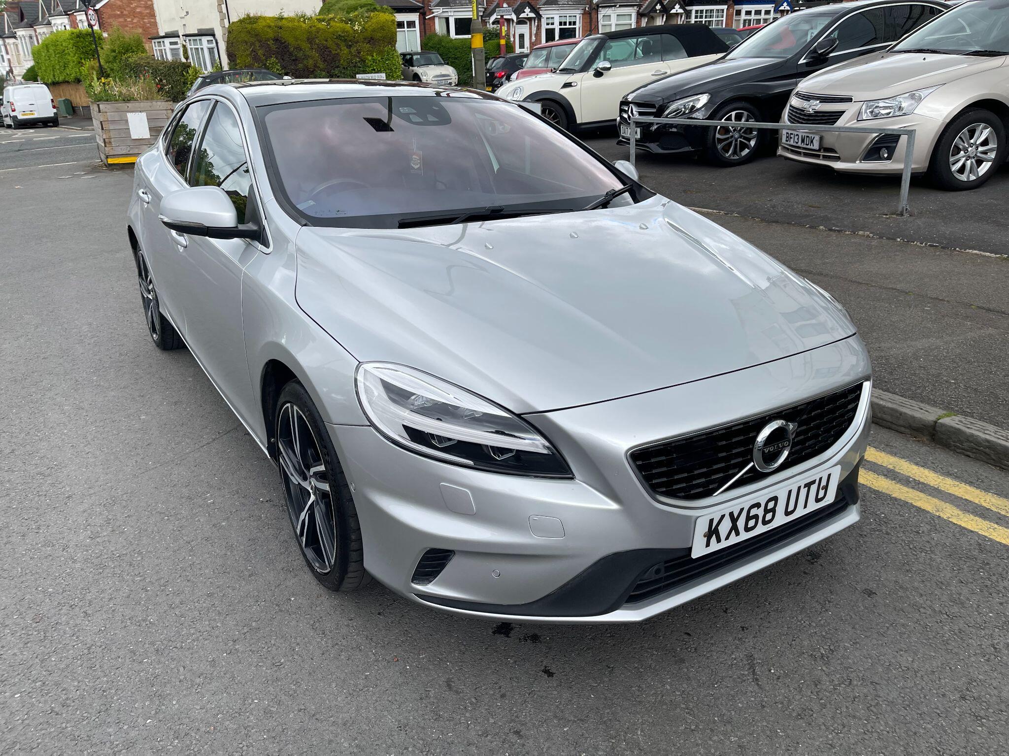 Volvo V40 view 3