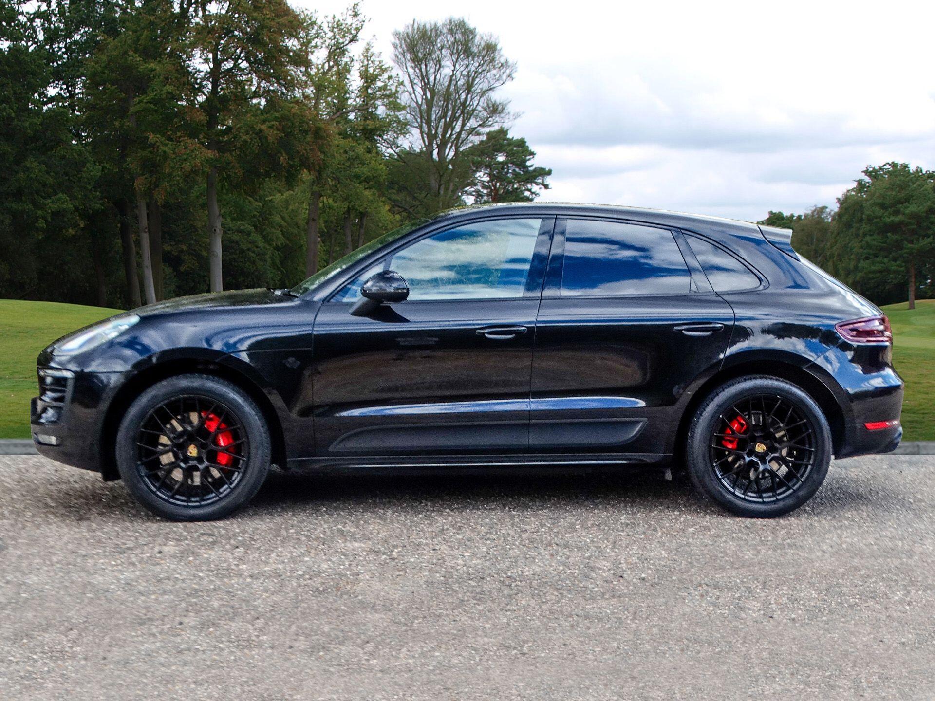 Porsche Macan view 2