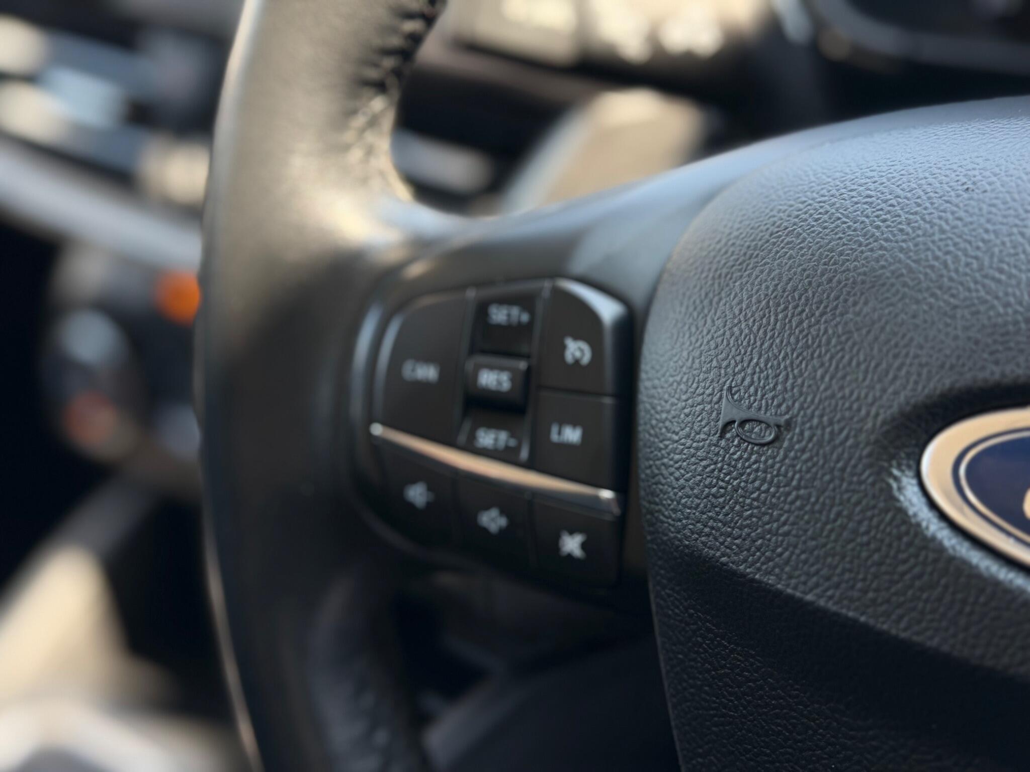 Ford Focus view 22