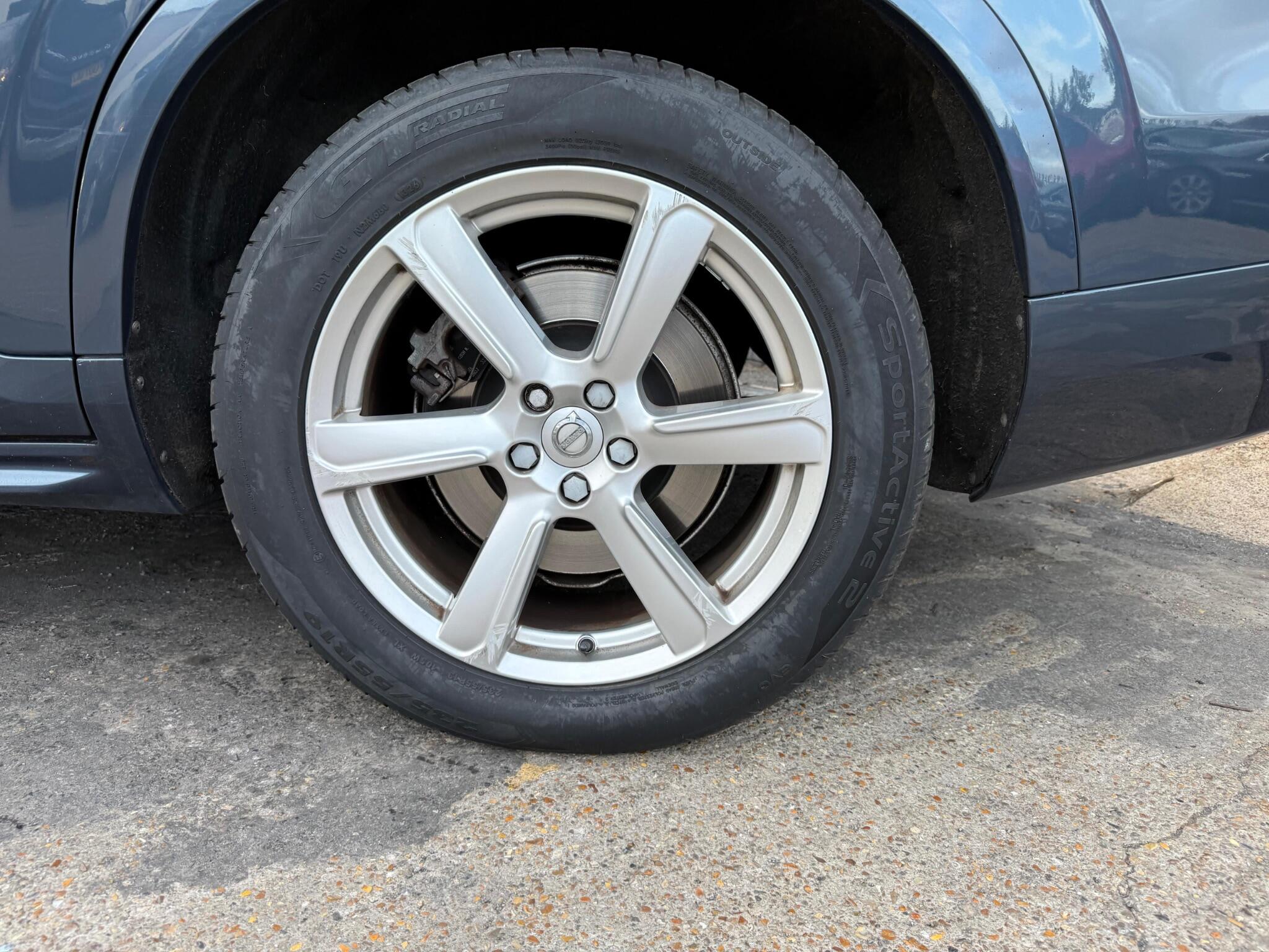 Volvo XC90 view 25