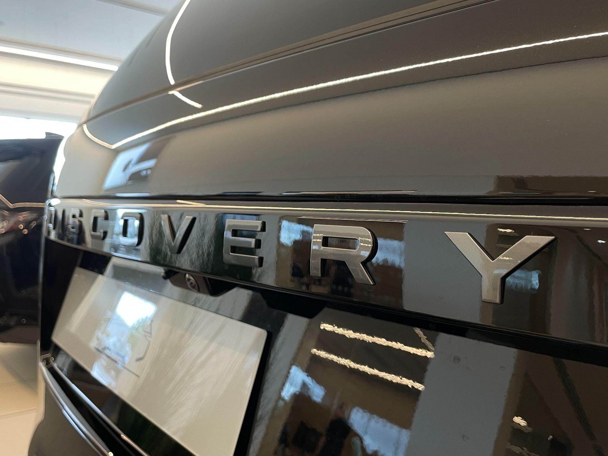 Land Rover Discovery view 35