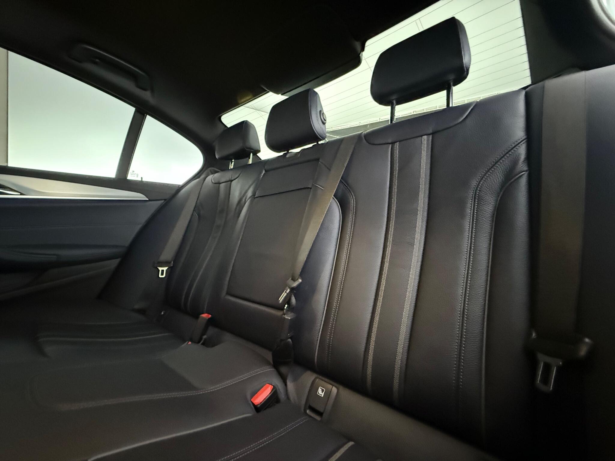 BMW 5 Series view 35