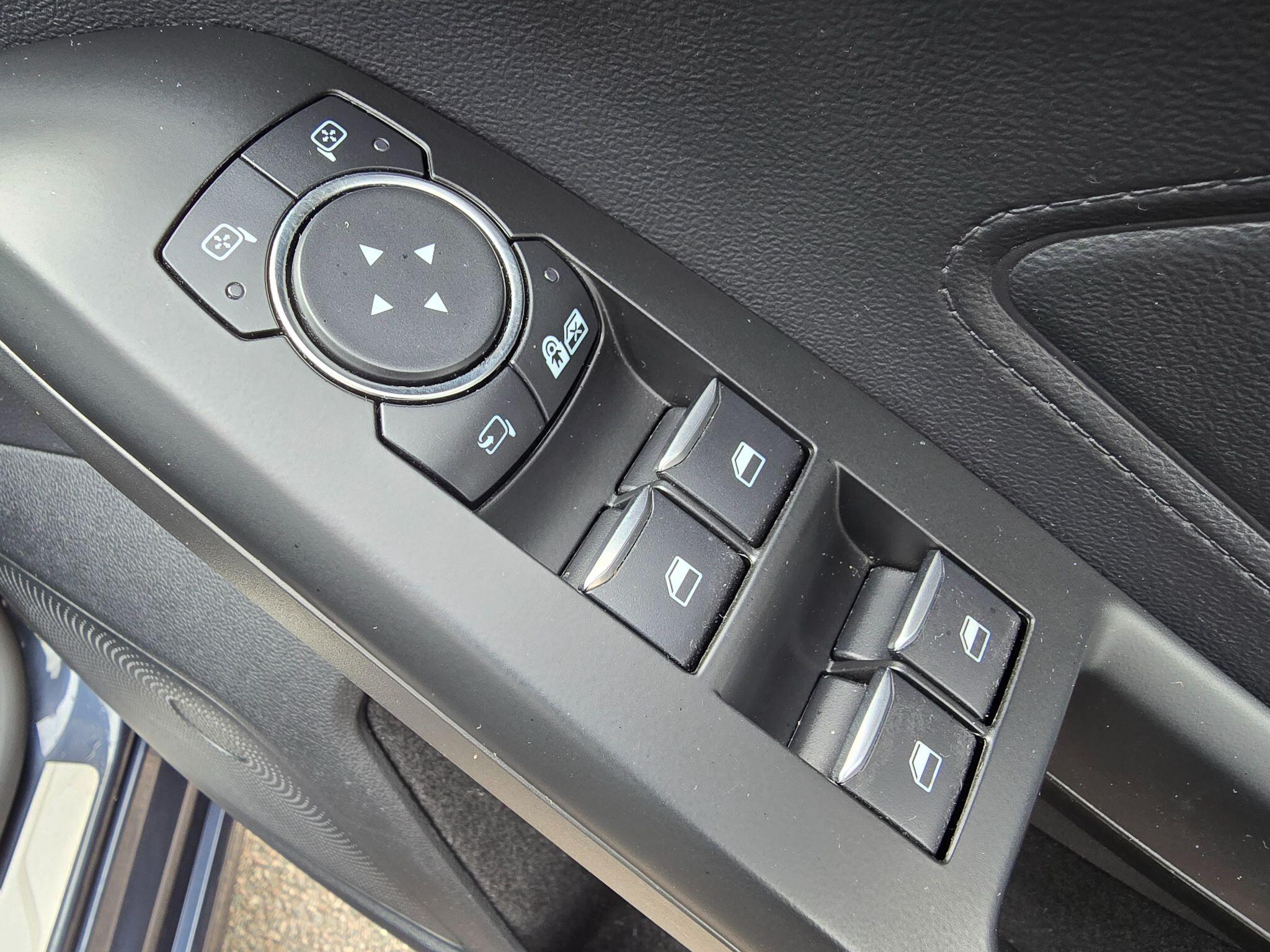Ford Focus view 35