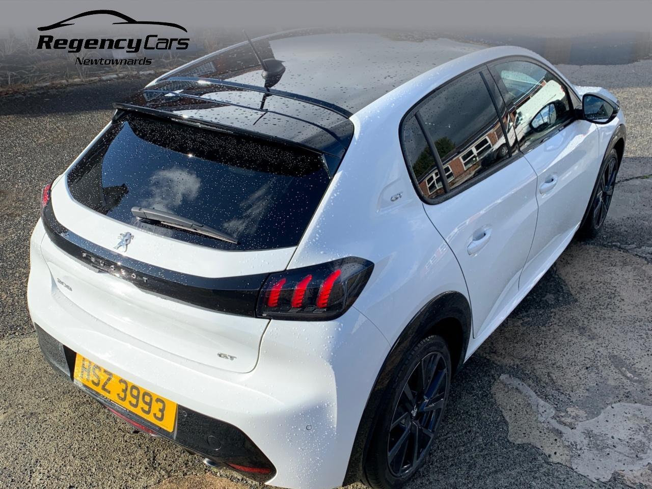 Peugeot 208 view 8