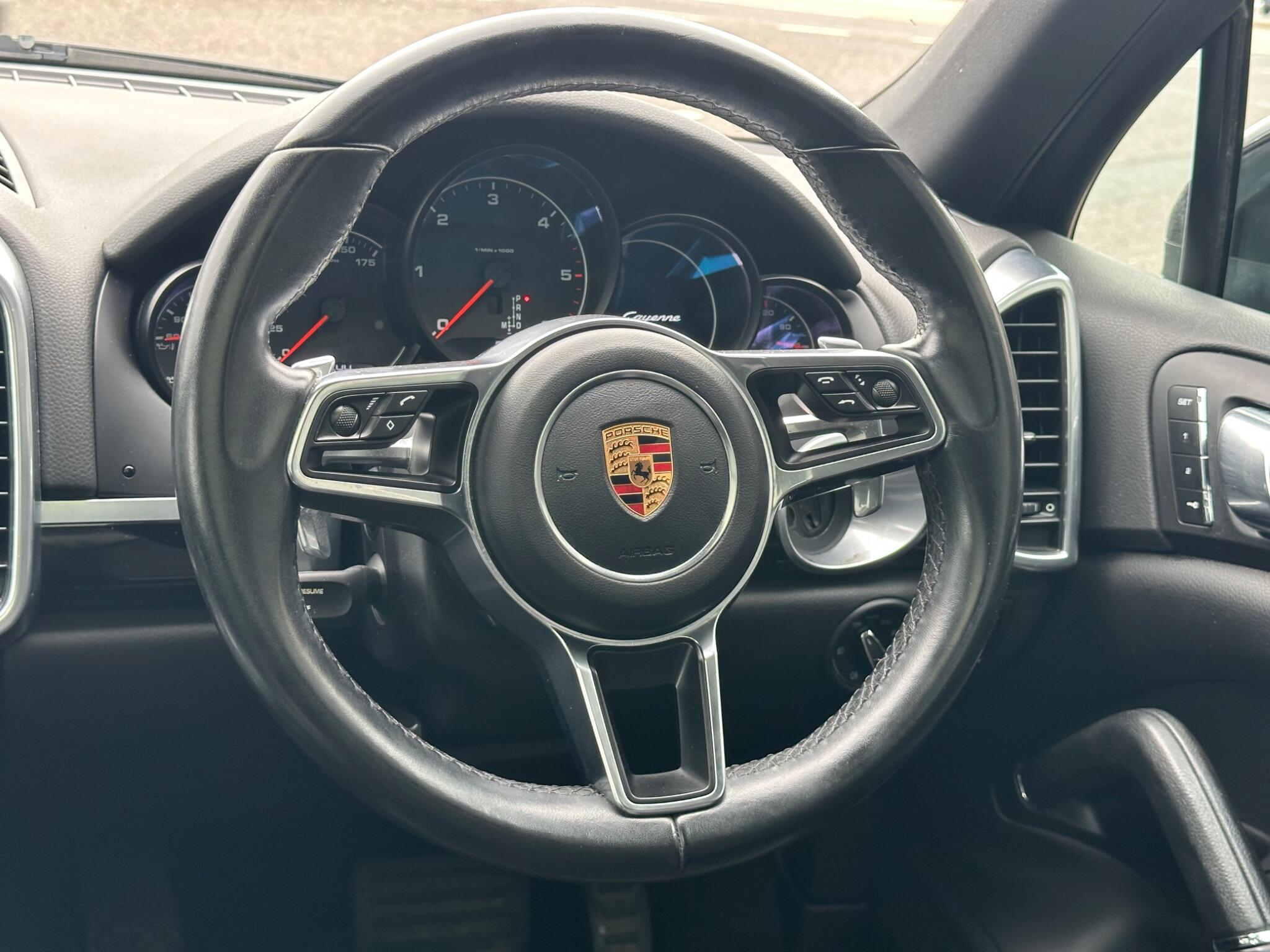 Porsche Cayenne view 32