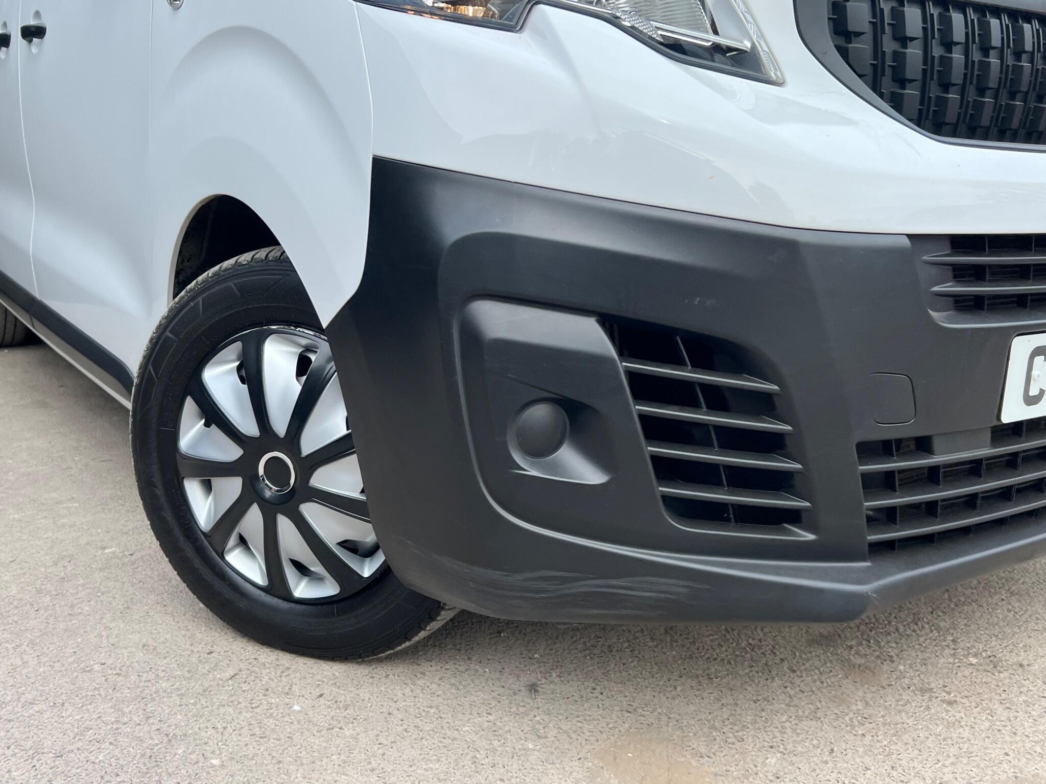 Peugeot Expert view 14