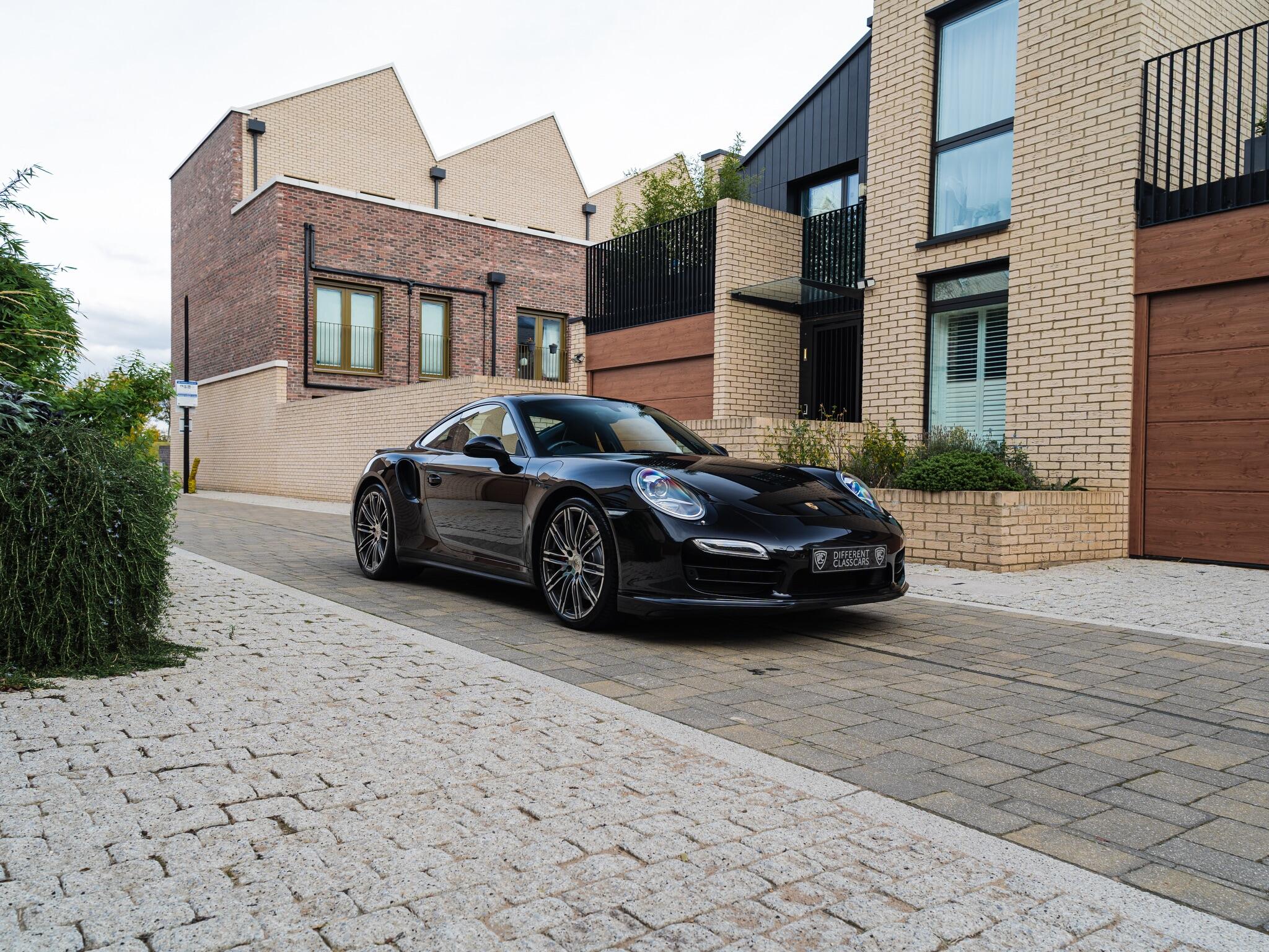 Porsche 911 view 46