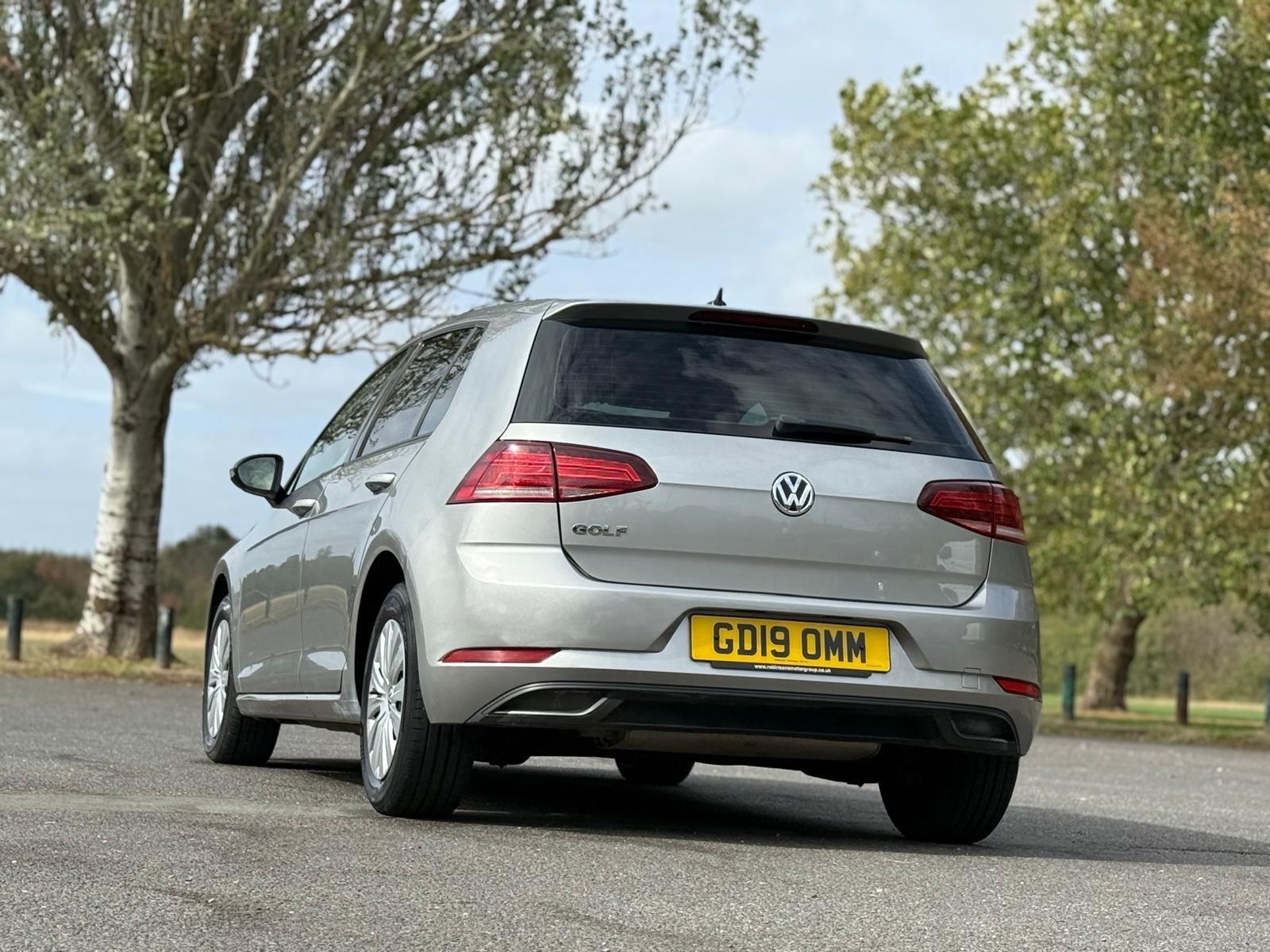 Volkswagen Golf view 18