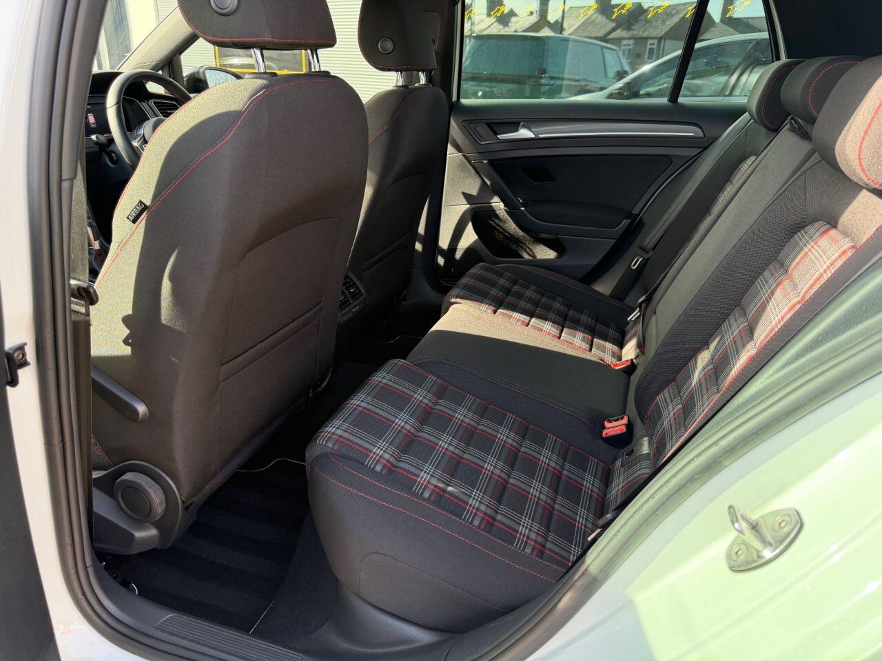Volkswagen Golf view 15