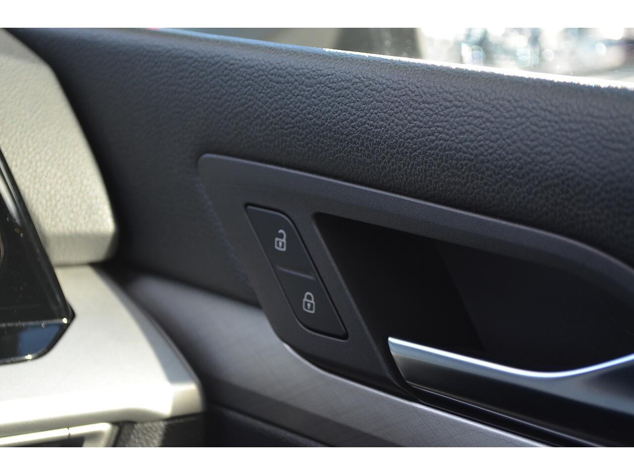 Volkswagen Golf view 46