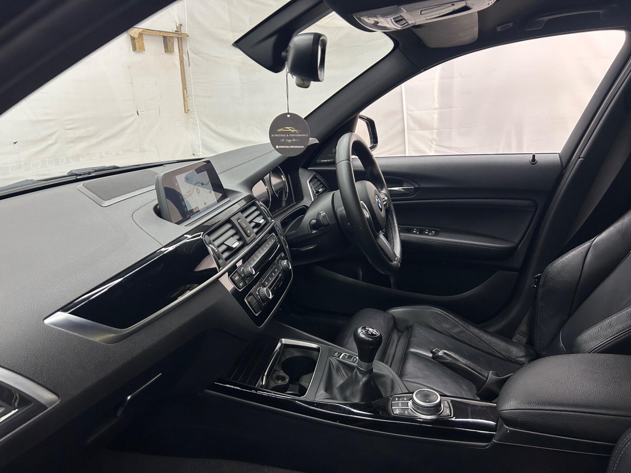 BMW 1 Series view 15