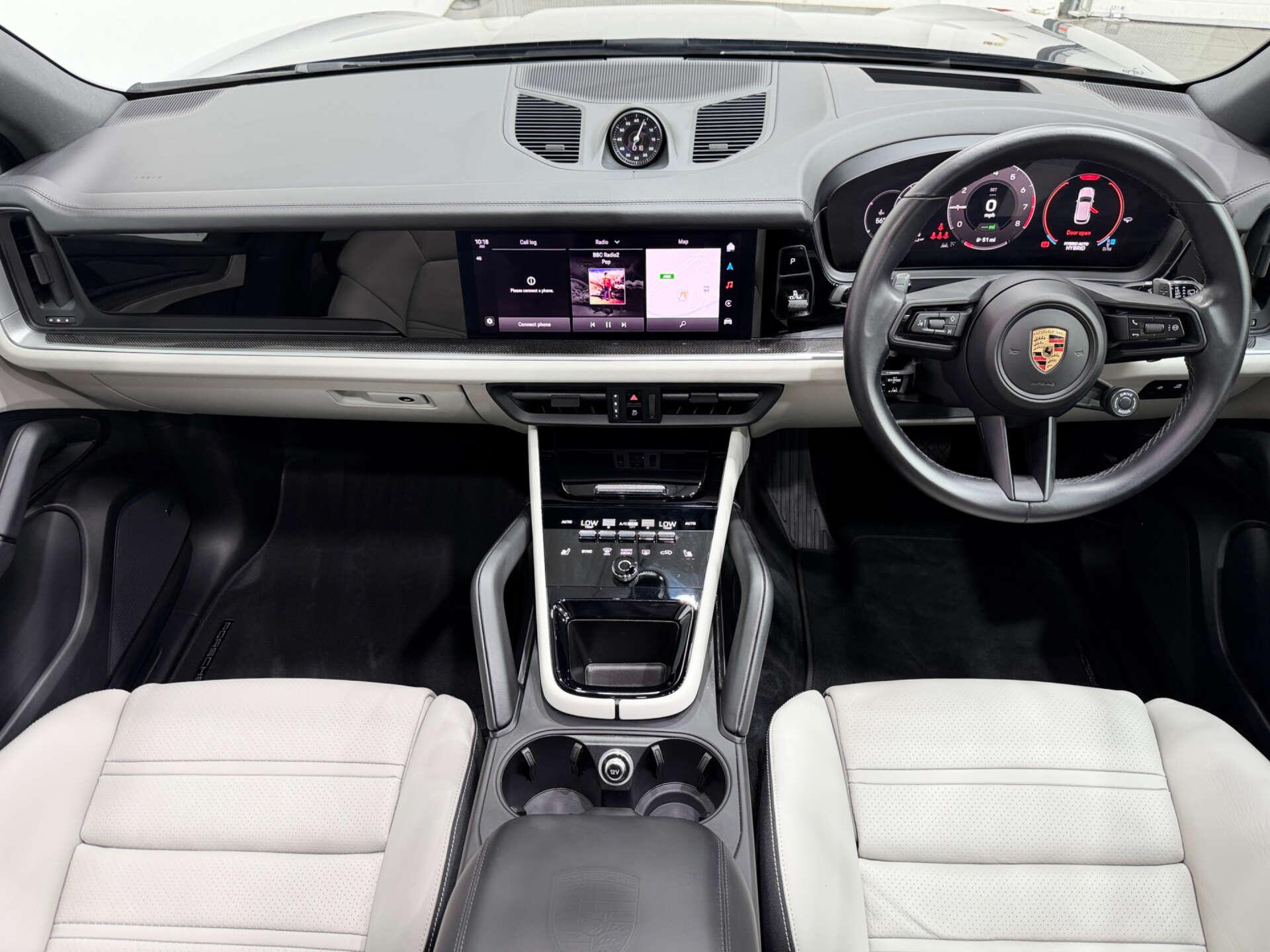 Porsche Cayenne view 19