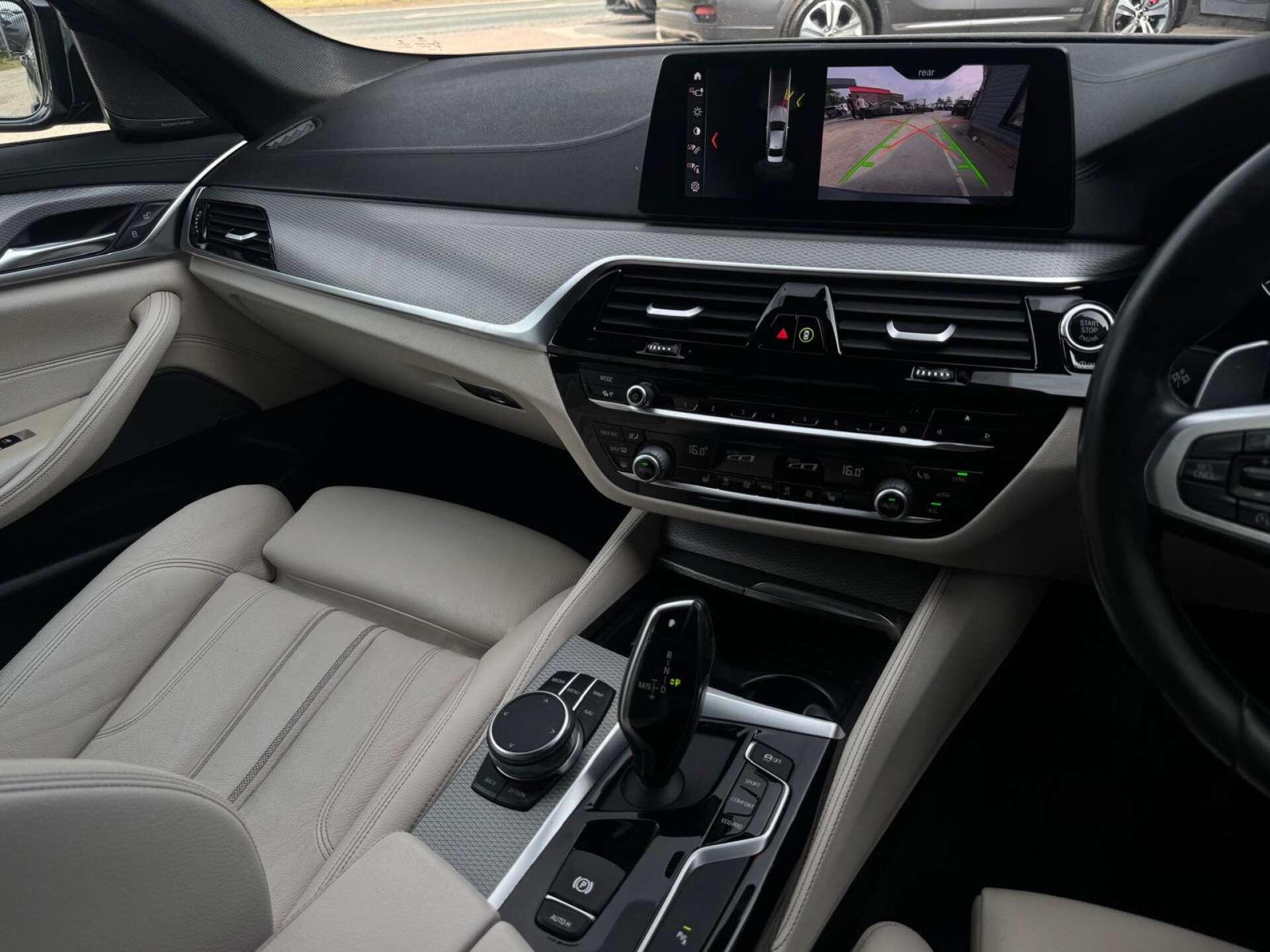 BMW 5 Series view 29