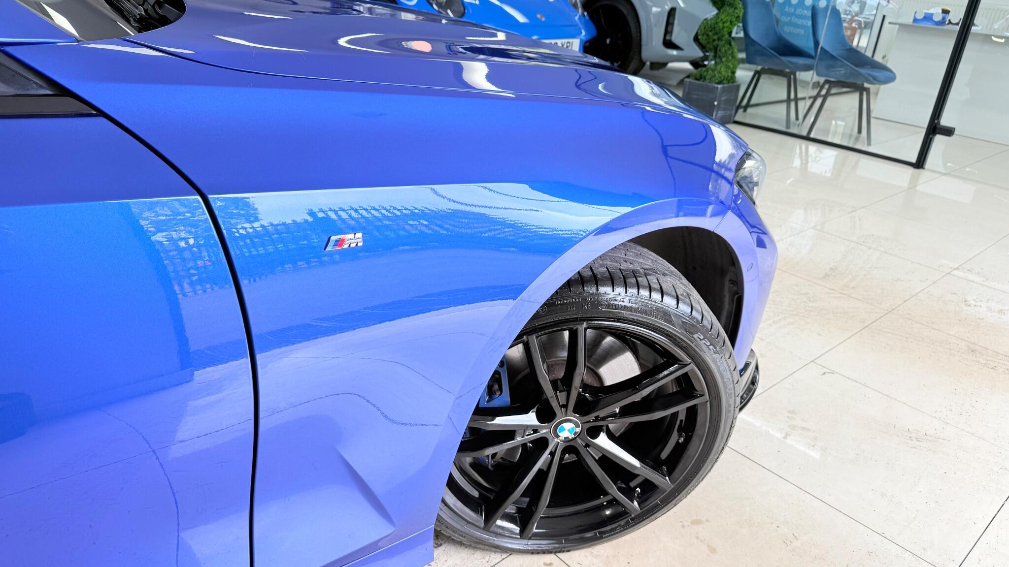 BMW 3 Series view 29