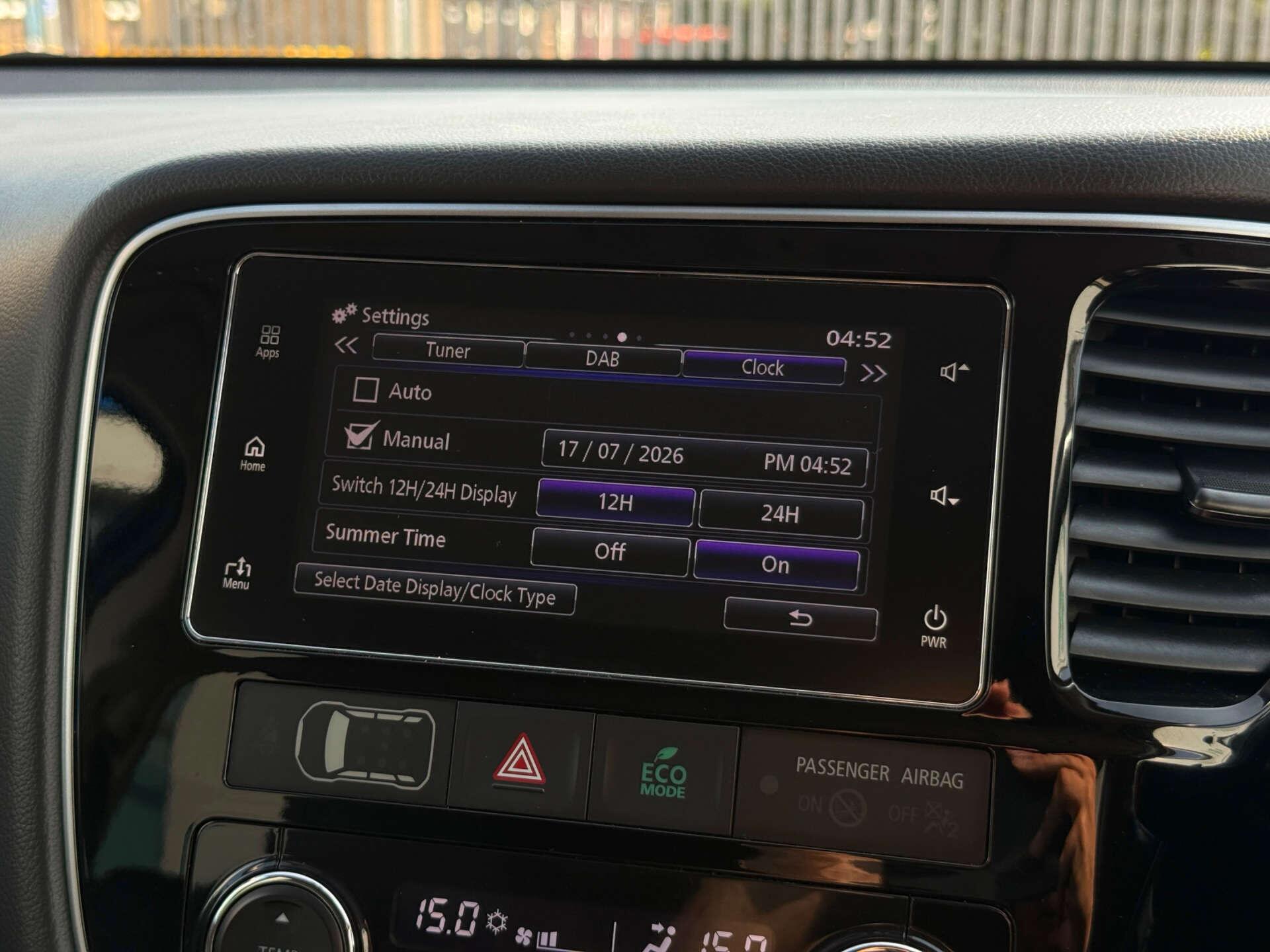 Mitsubishi Outlander view 70