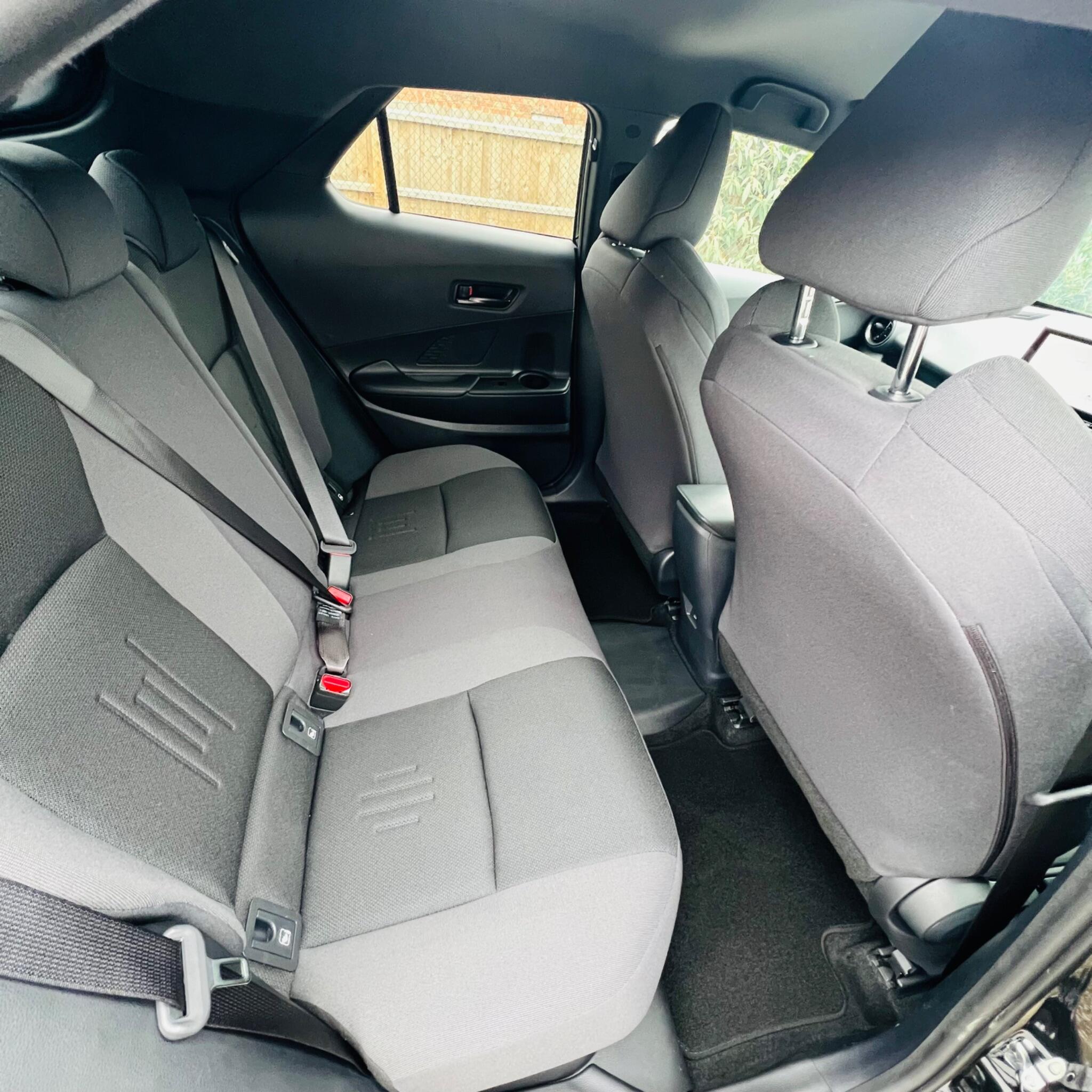 Toyota C-HR view 23