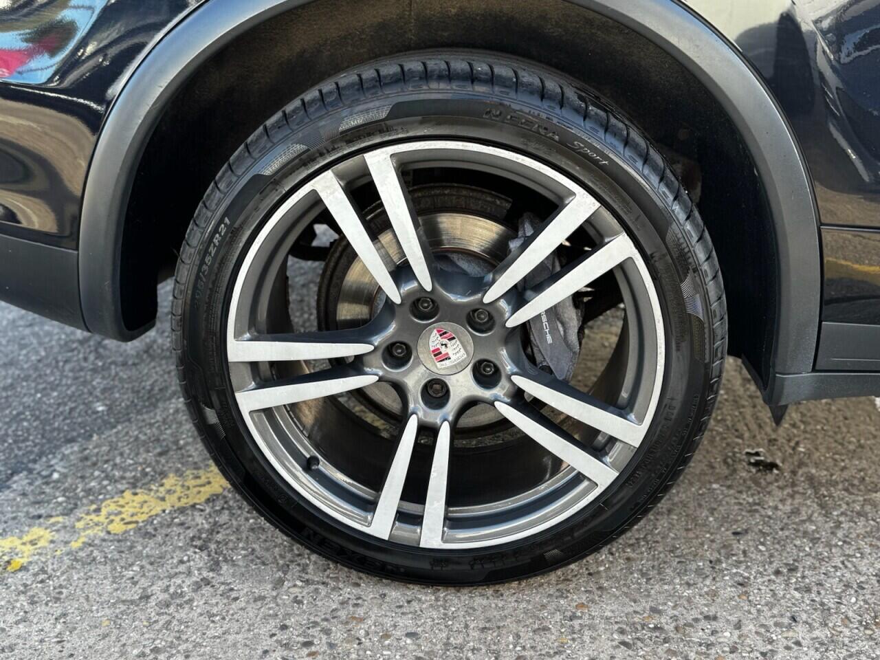 Porsche Cayenne view 50